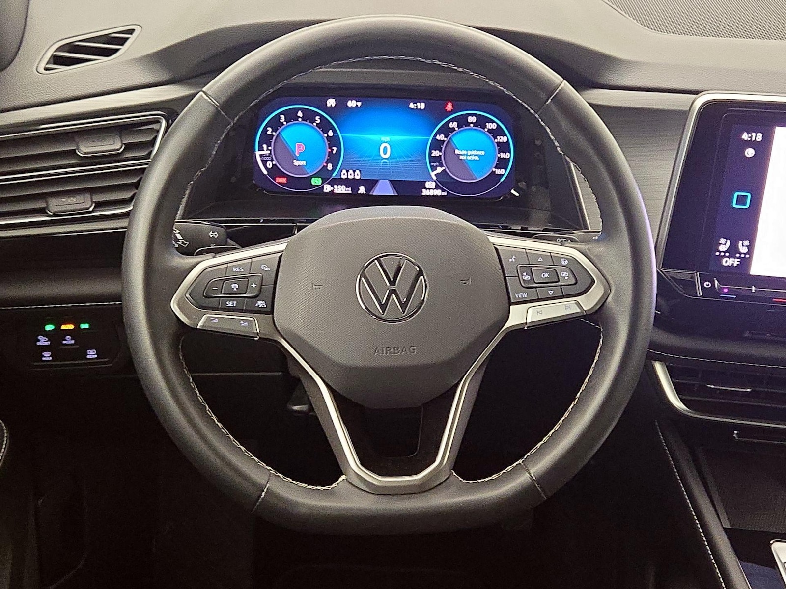 2024 Volkswagen Atlas Cross Sport SE w/Tech - Photo 11