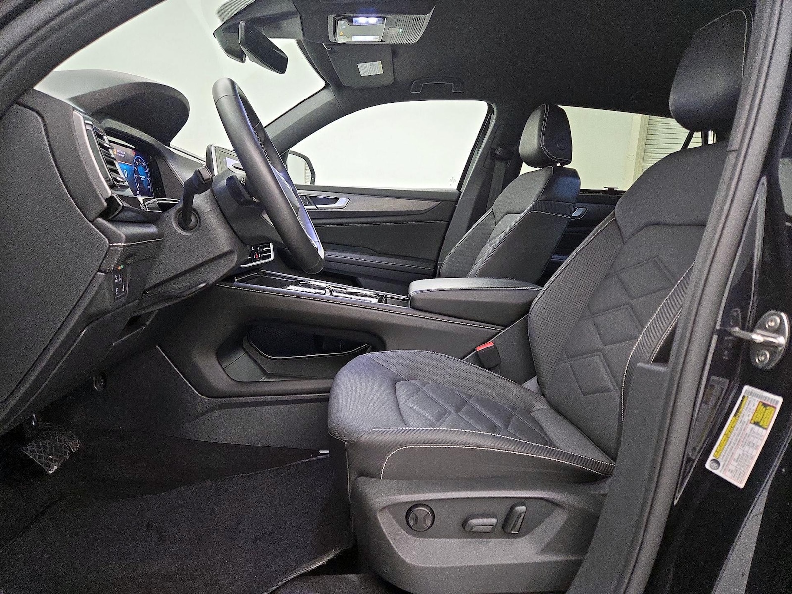 2024 Volkswagen Atlas Cross Sport SE w/Tech - Photo 12
