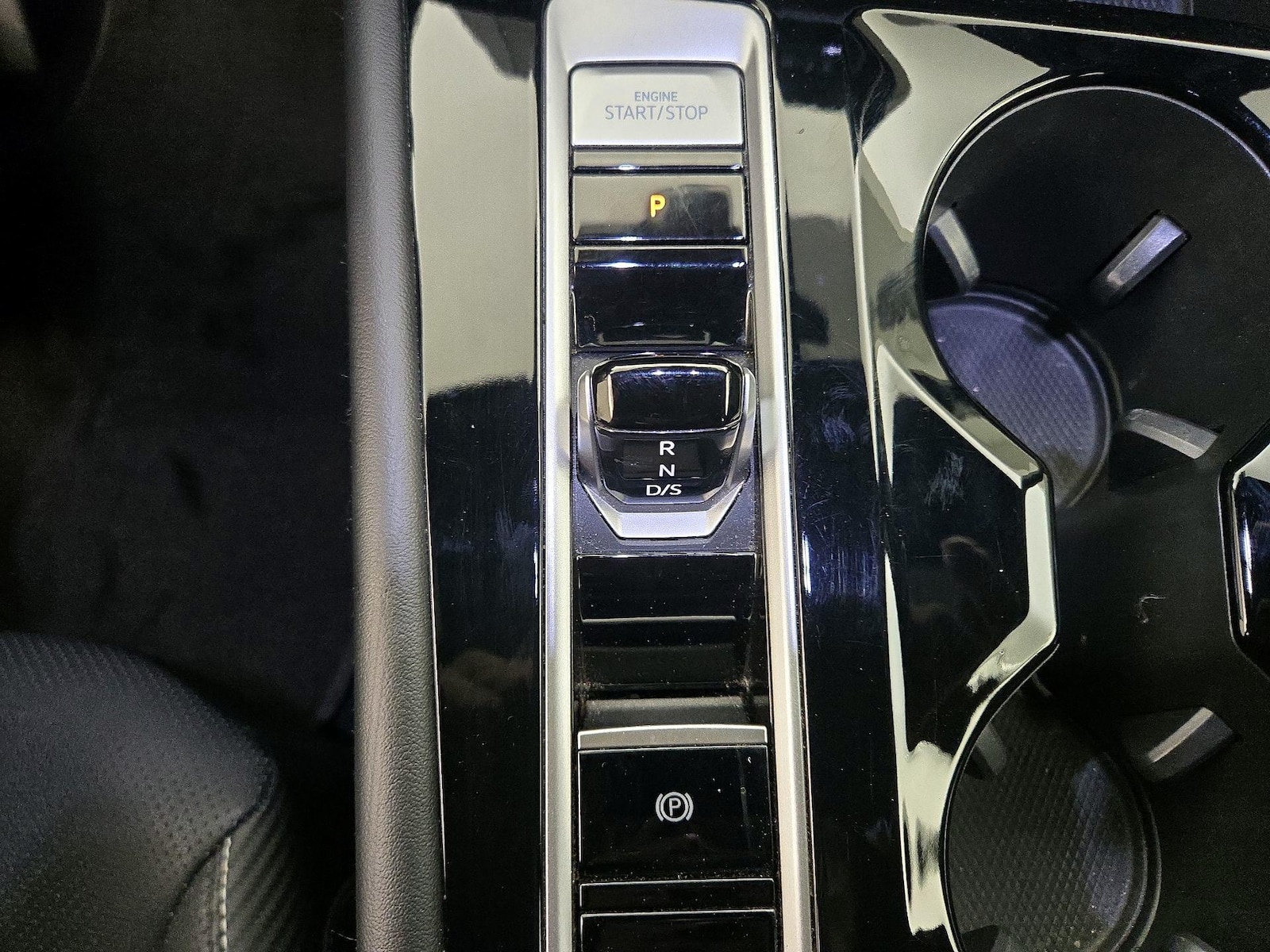 2024 Volkswagen Atlas Cross Sport SE w/Tech - Photo 18