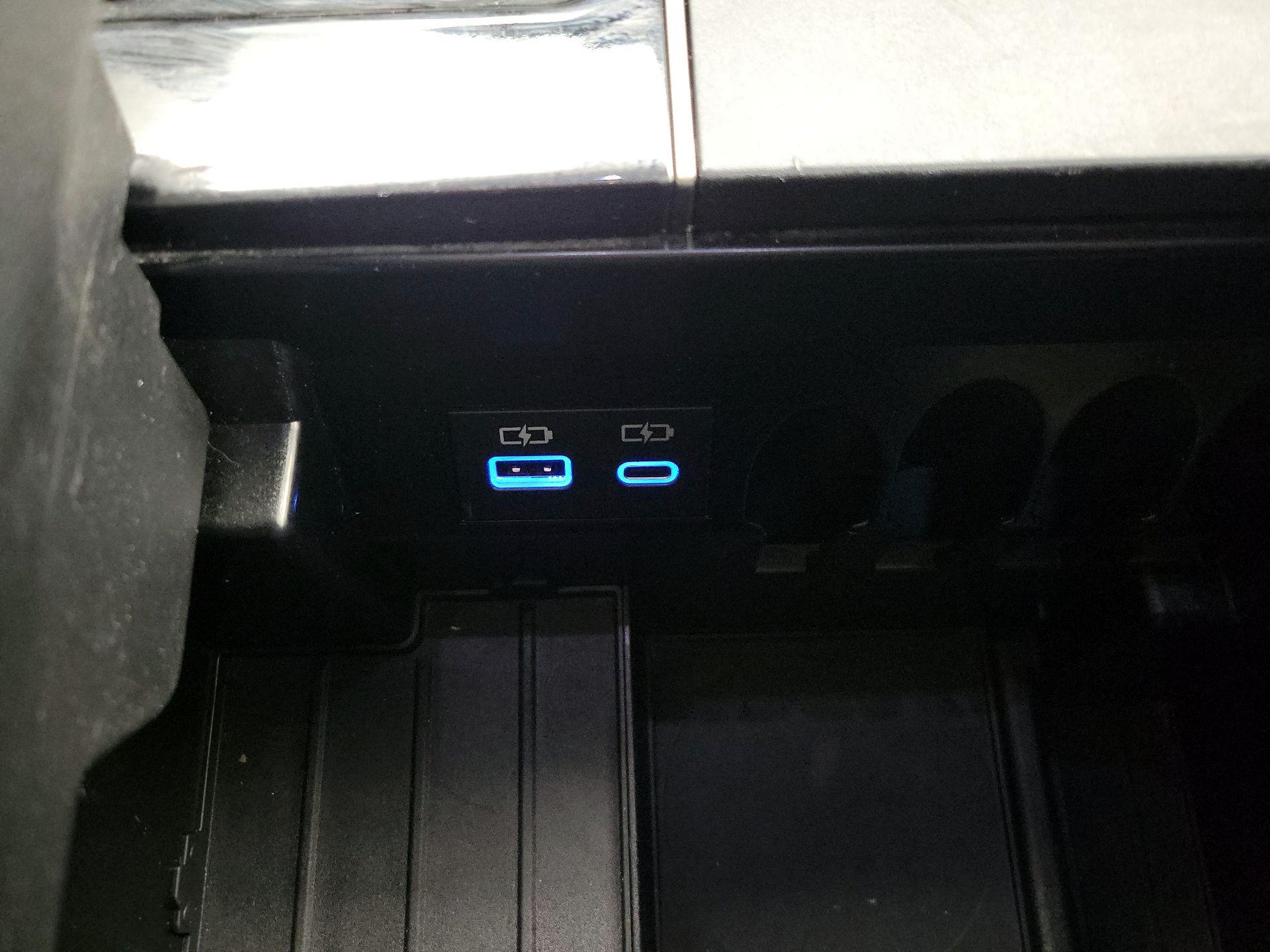 Thumbnail: 2023 Toyota Tundra - 18