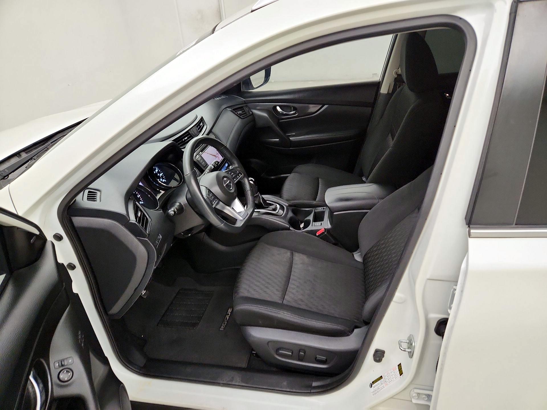 Thumbnail: 2018 Nissan Rogue - 11