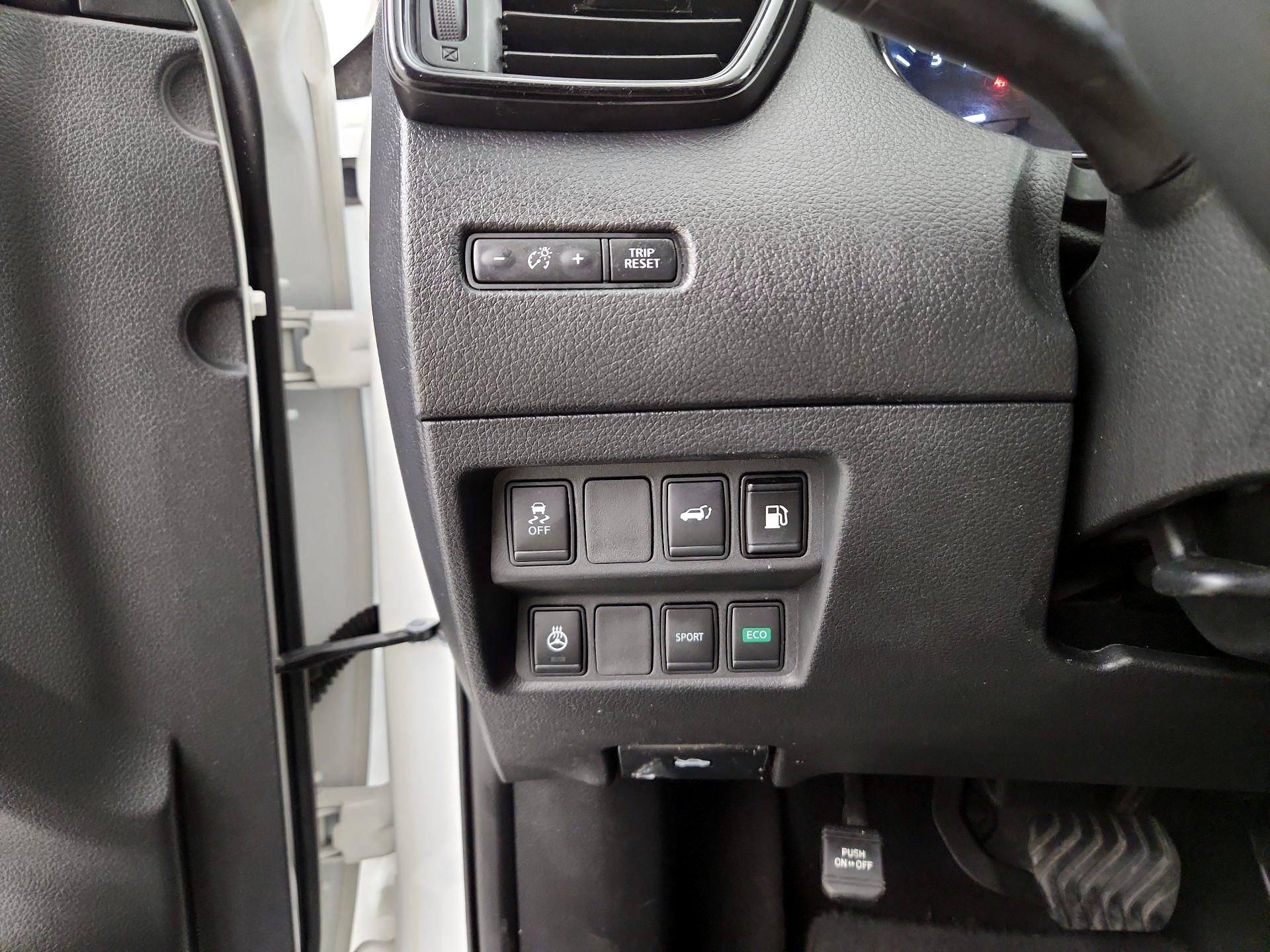 Thumbnail: 2018 Nissan Rogue - 13