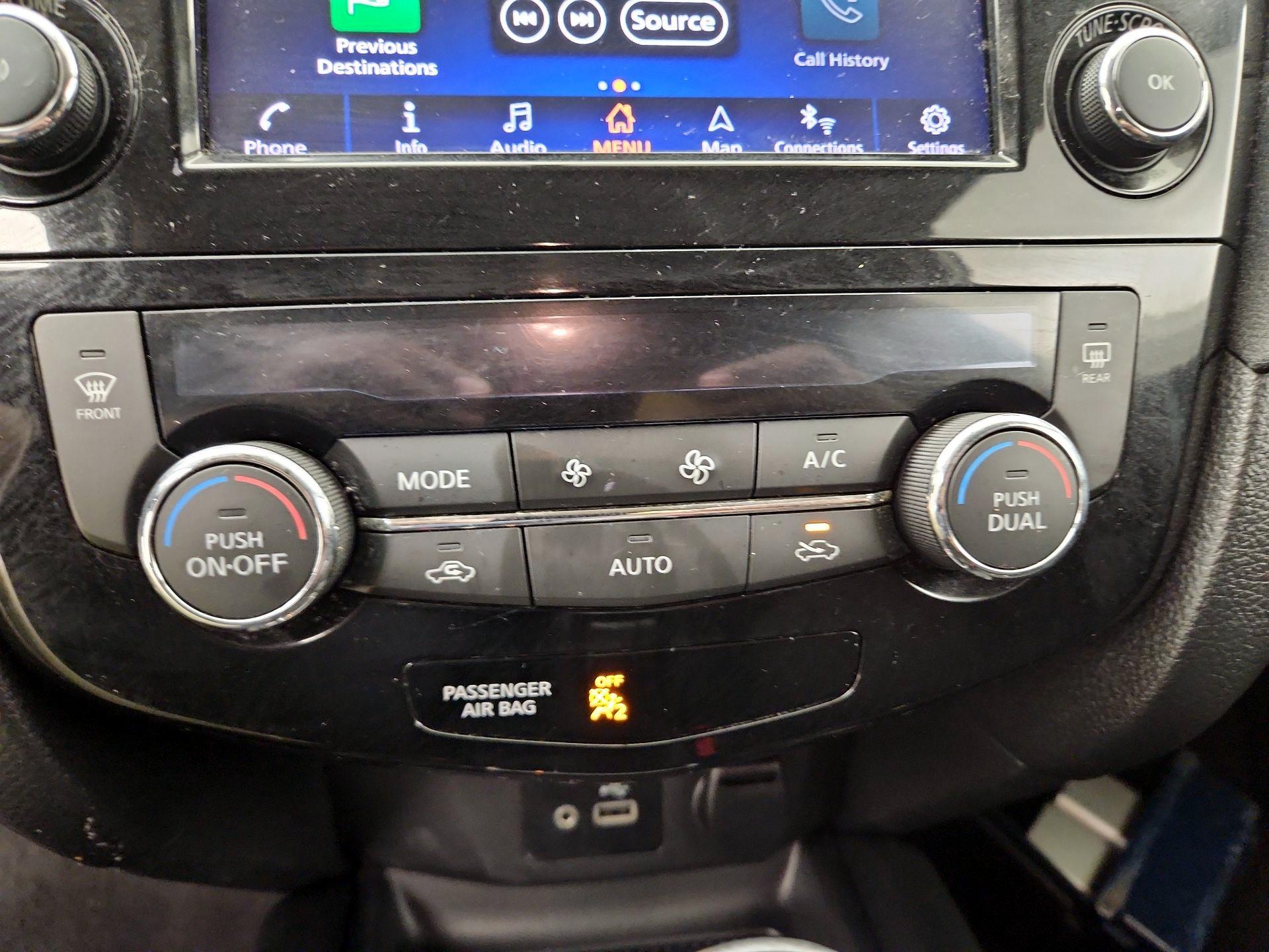 Thumbnail: 2018 Nissan Rogue - 17