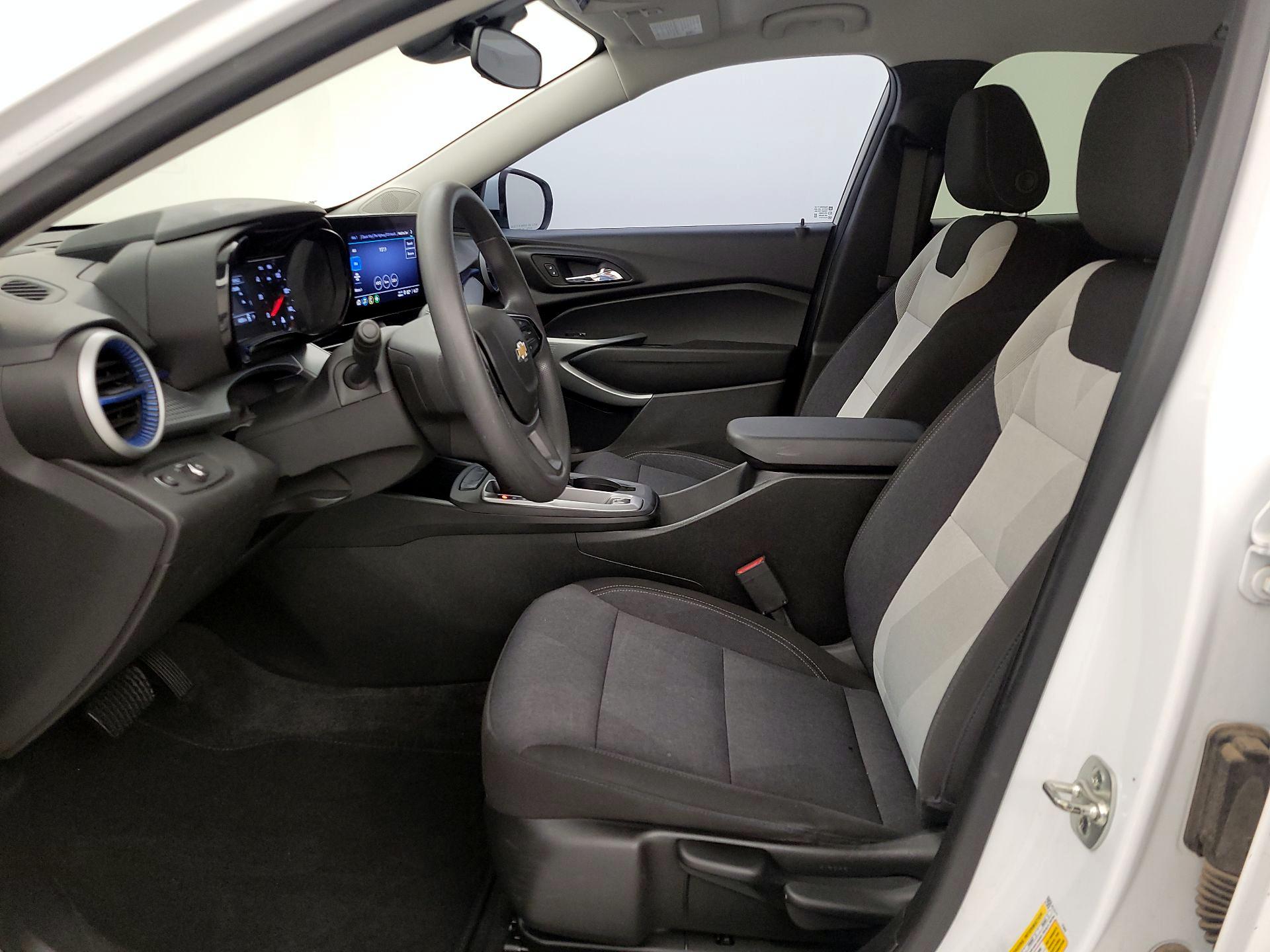 Thumbnail: 2025 Chevrolet Trax - 11