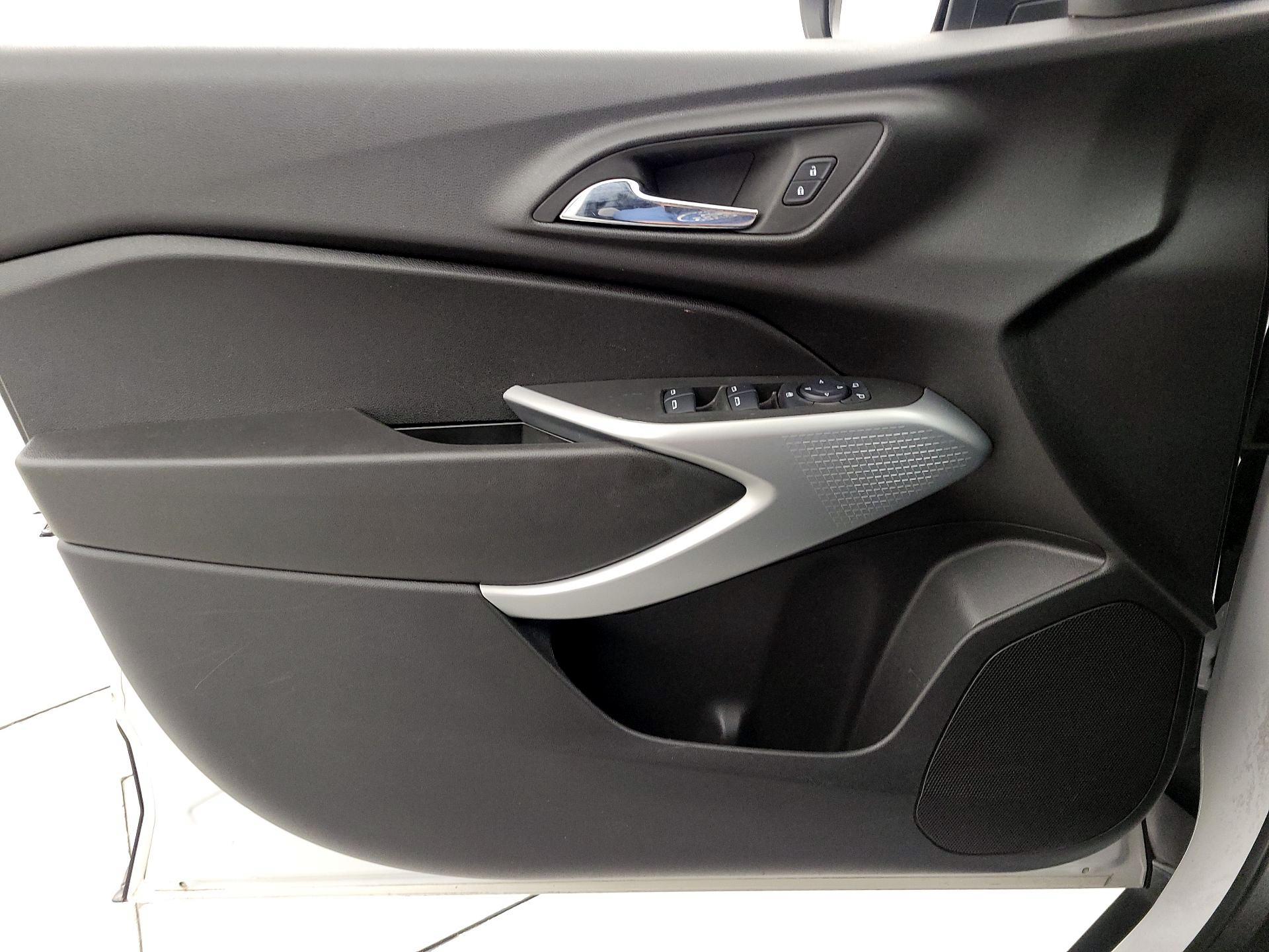 Thumbnail: 2025 Chevrolet Trax - 12