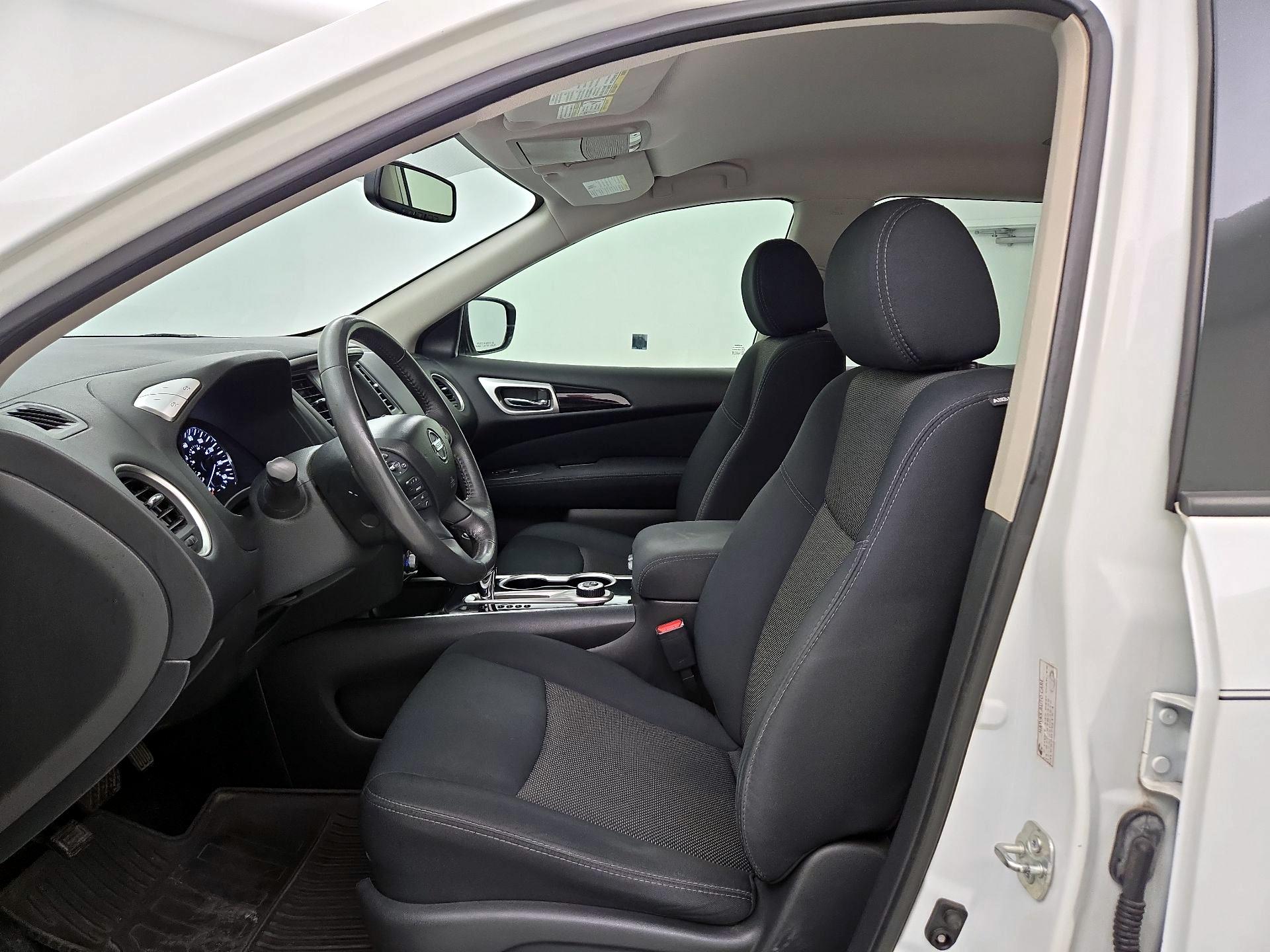 Thumbnail: 2017 Nissan Pathfinder - 11