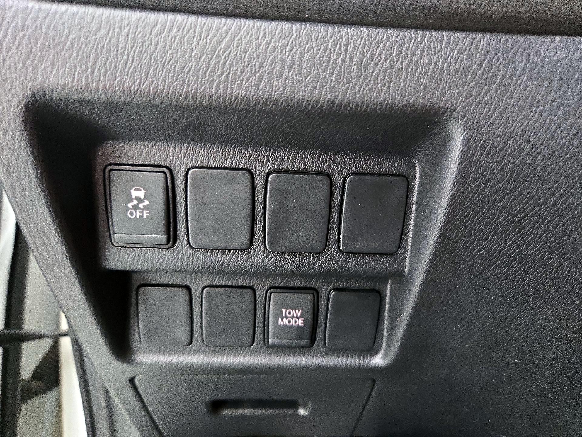 Thumbnail: 2017 Nissan Pathfinder - 13