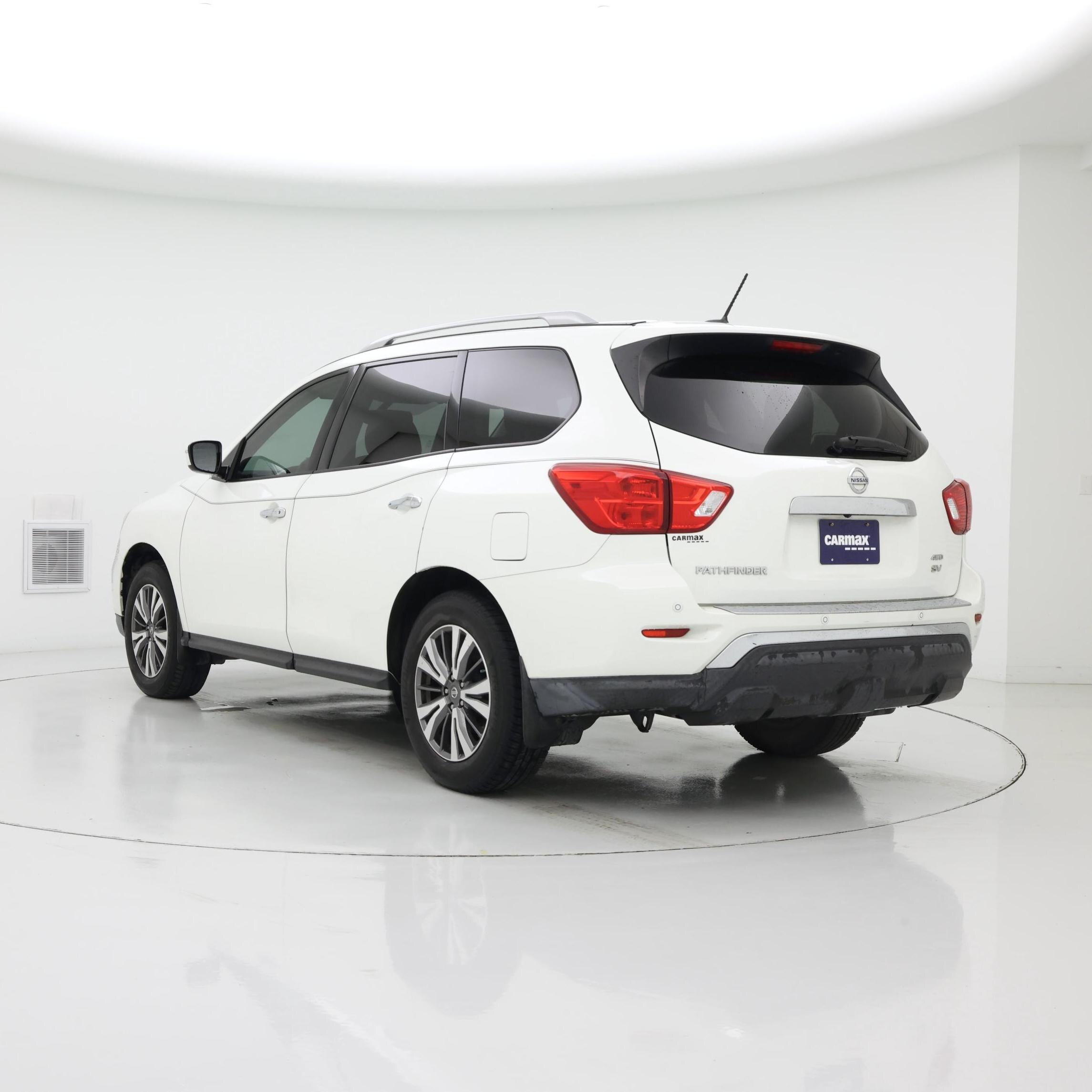 Thumbnail: 2017 Nissan Pathfinder - 2