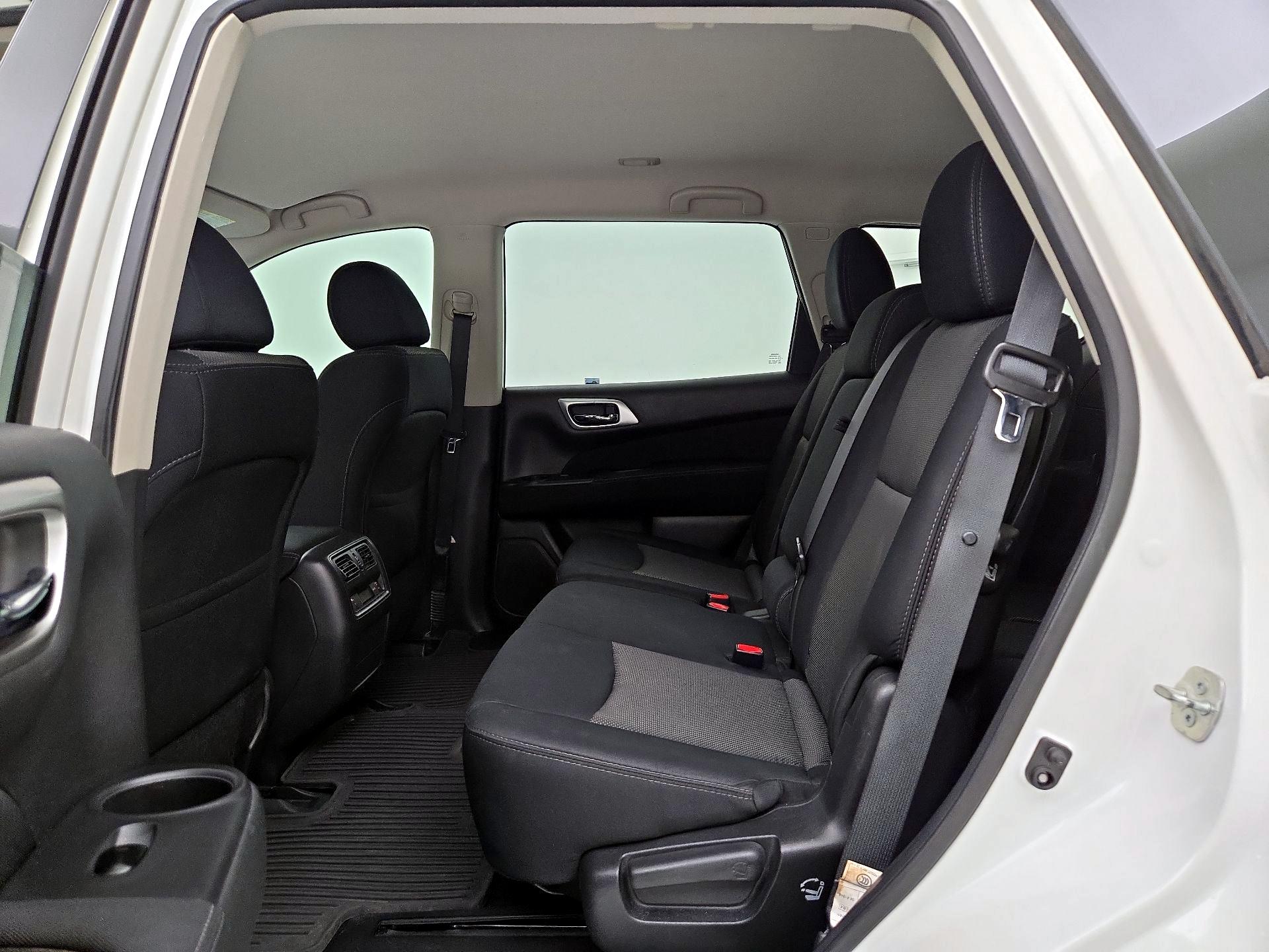 Thumbnail: 2017 Nissan Pathfinder - 19