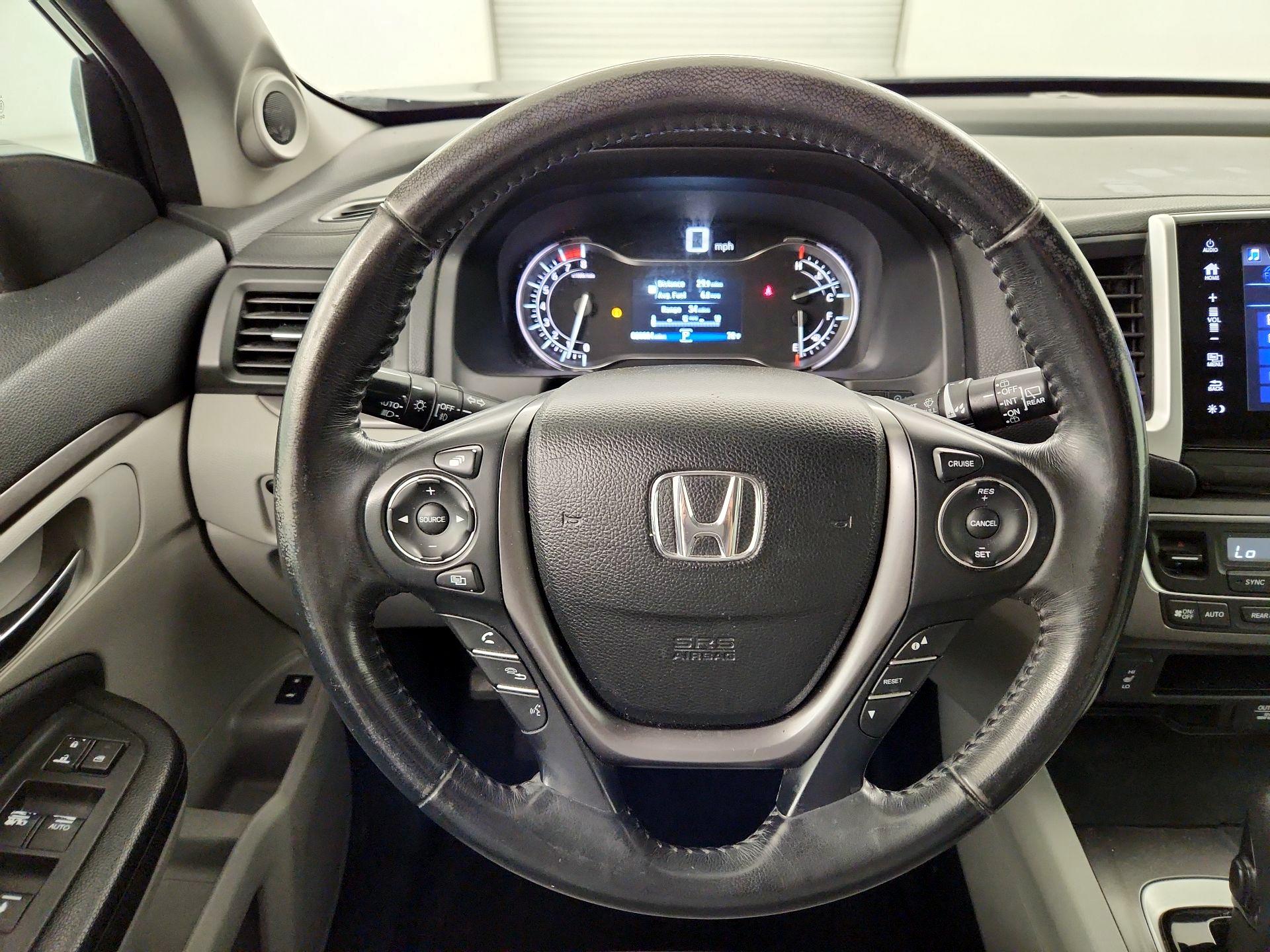 Thumbnail: 2018 Honda Pilot - 10