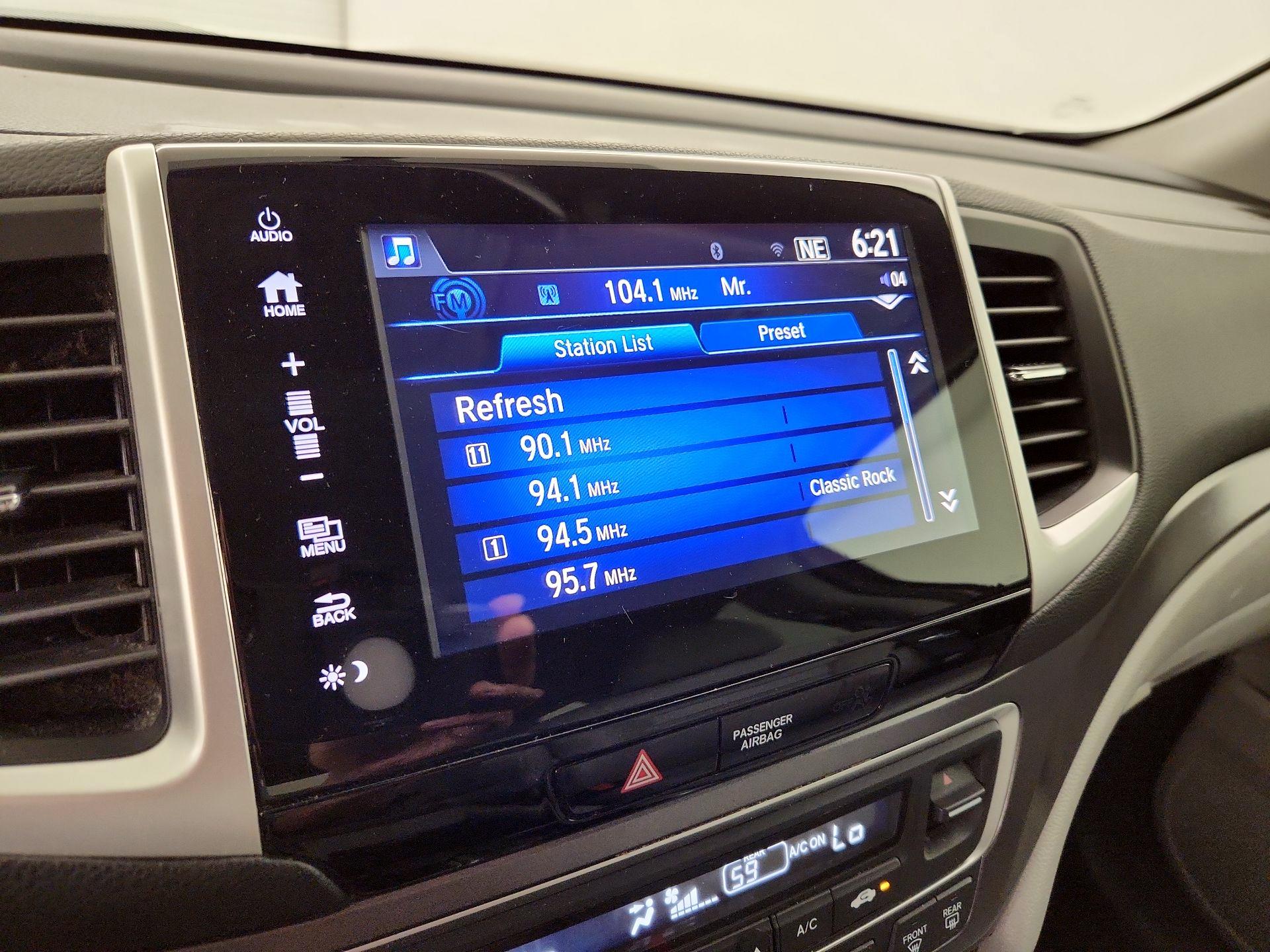 Thumbnail: 2018 Honda Pilot - 15