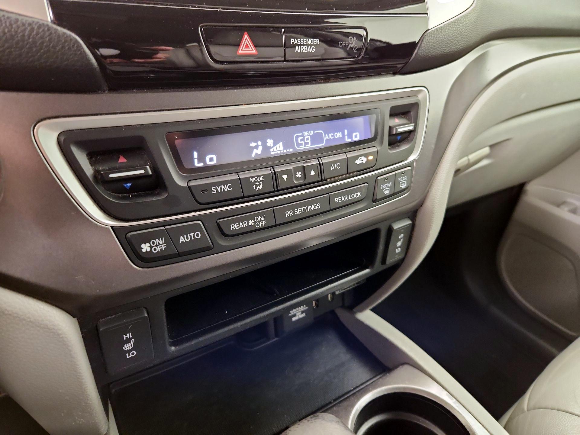 Thumbnail: 2018 Honda Pilot - 16