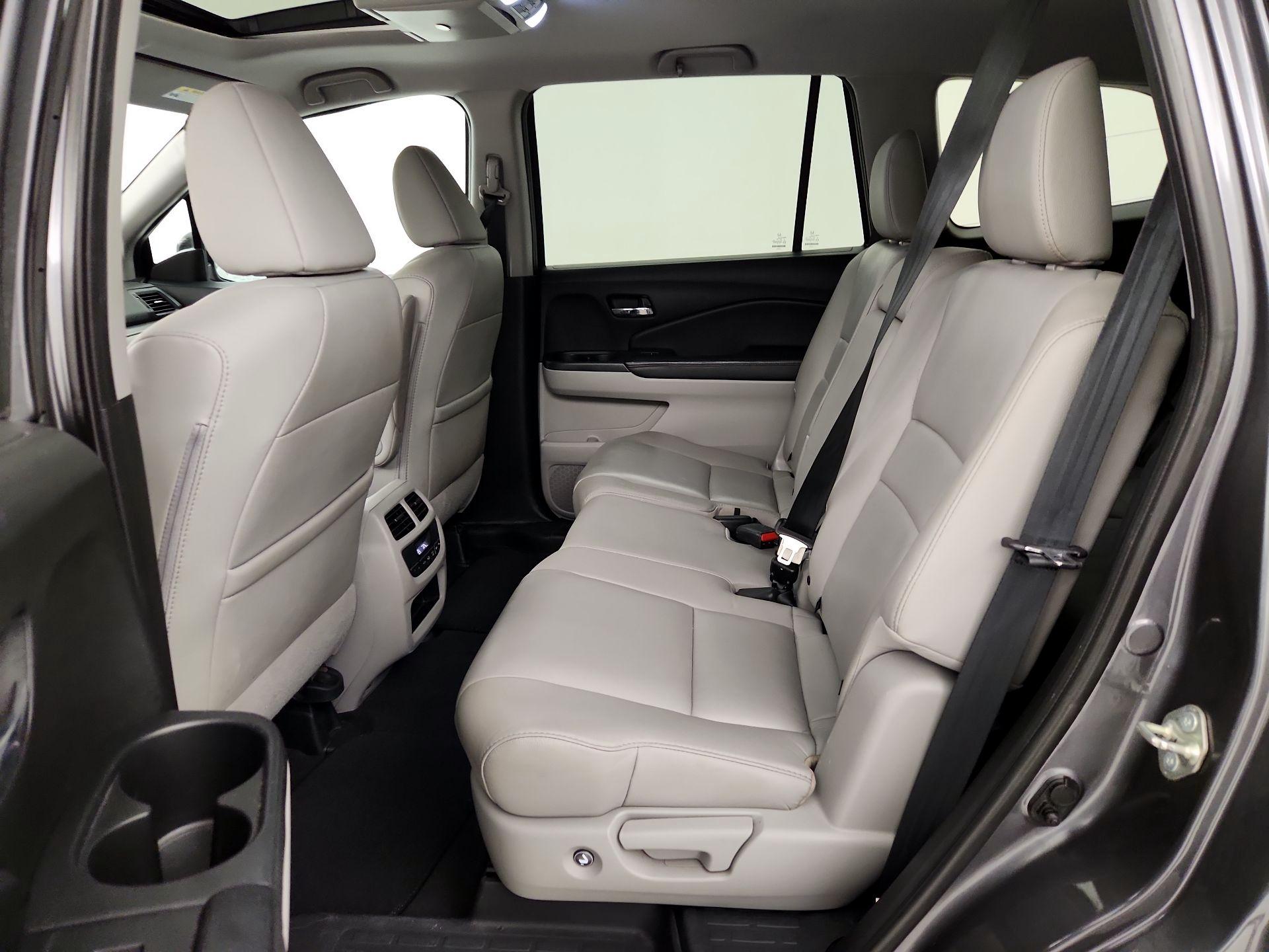 Thumbnail: 2018 Honda Pilot - 20