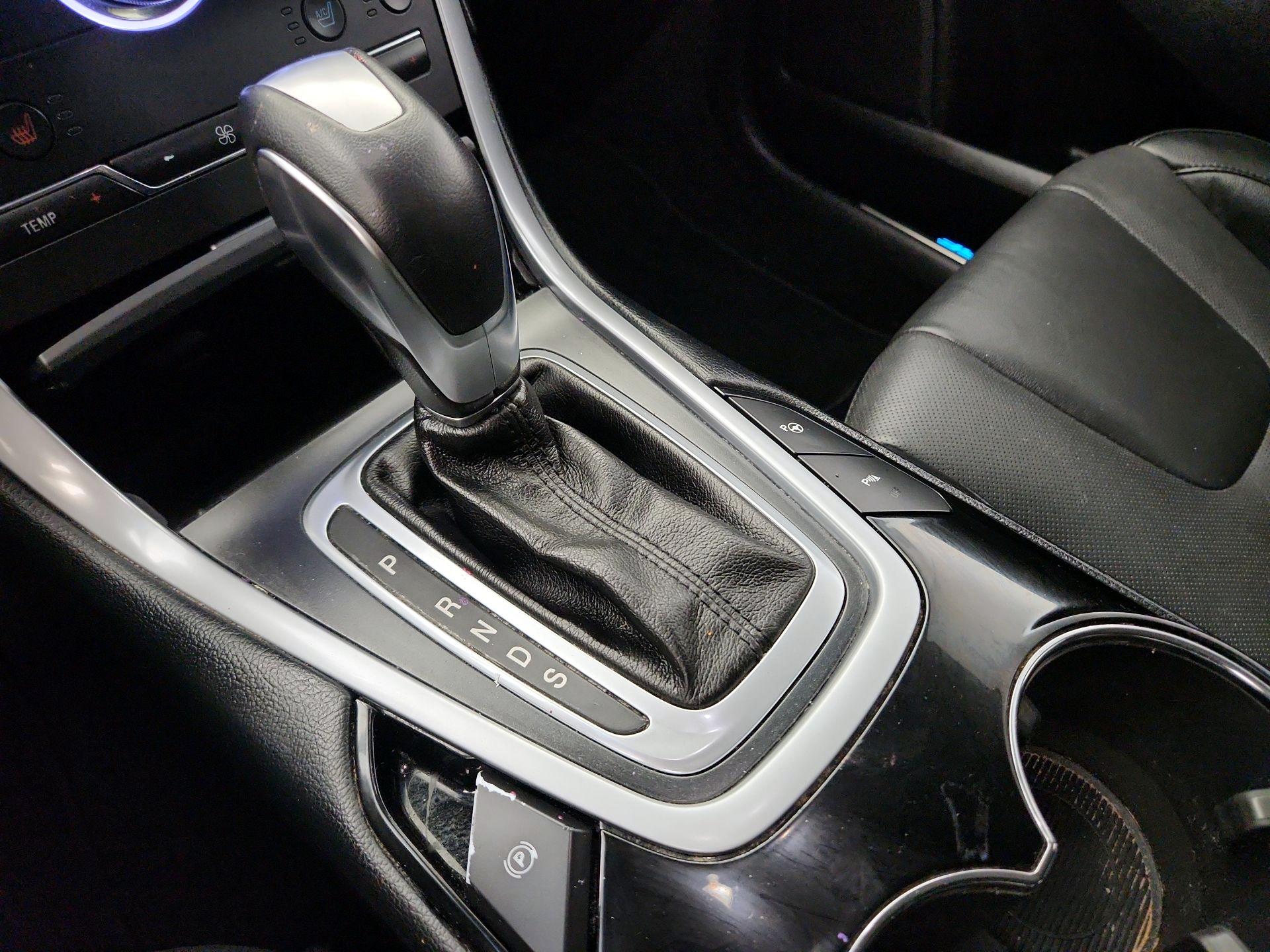 Thumbnail: 2018 Ford Edge - 18