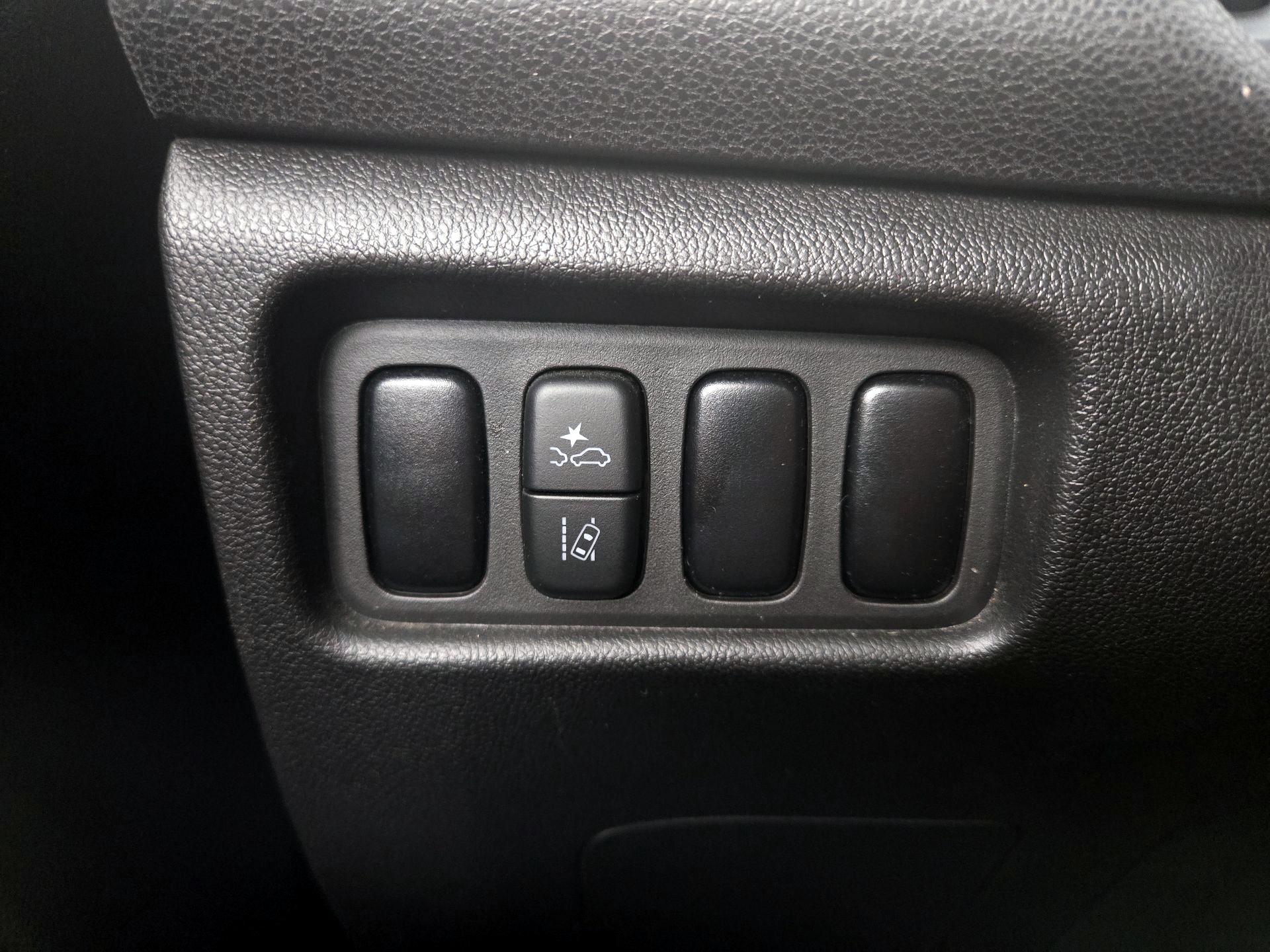 Thumbnail: 2023 Mitsubishi Outlander Sport - 13