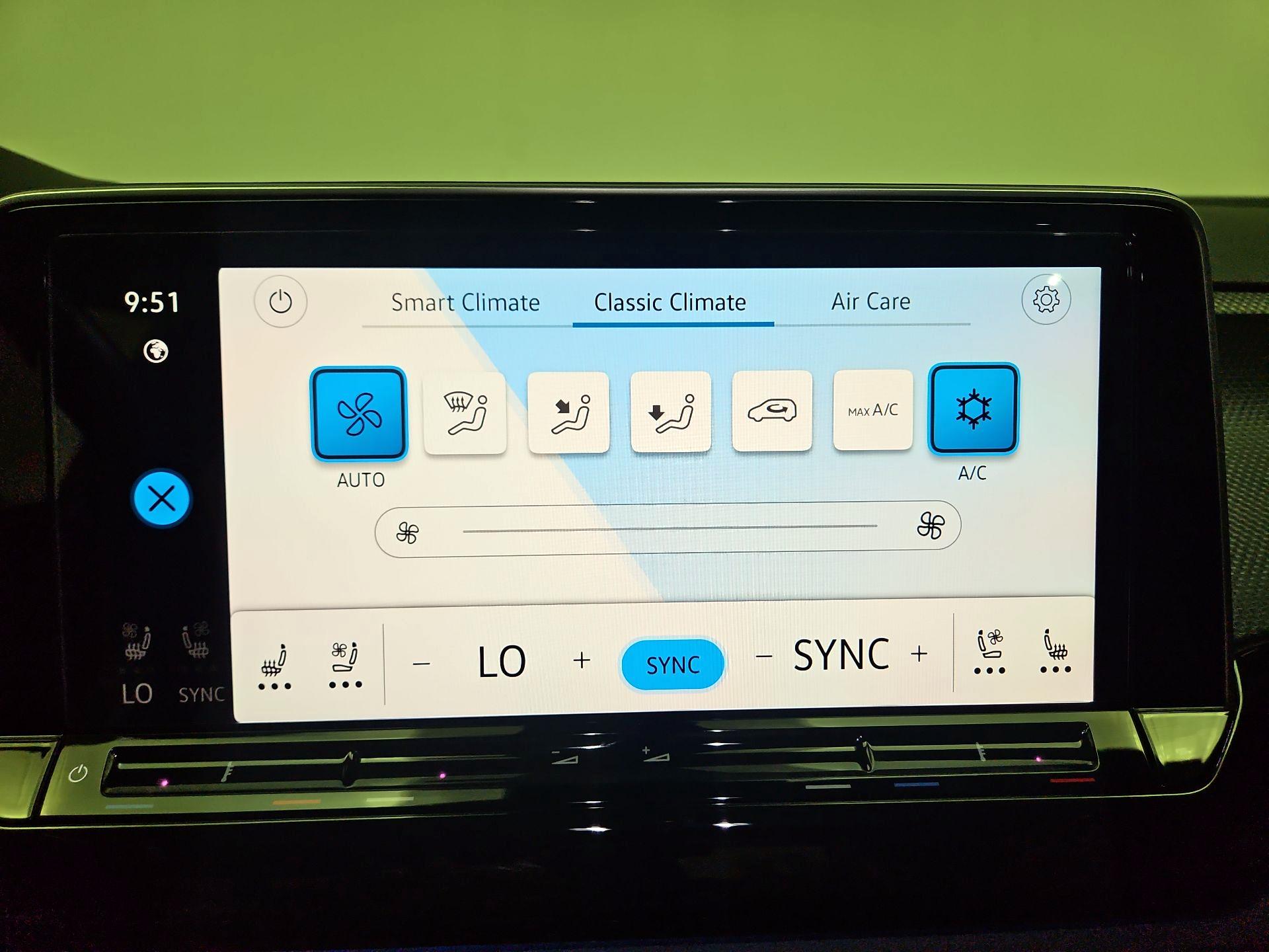 Thumbnail: 2024 Volkswagen Atlas - 16