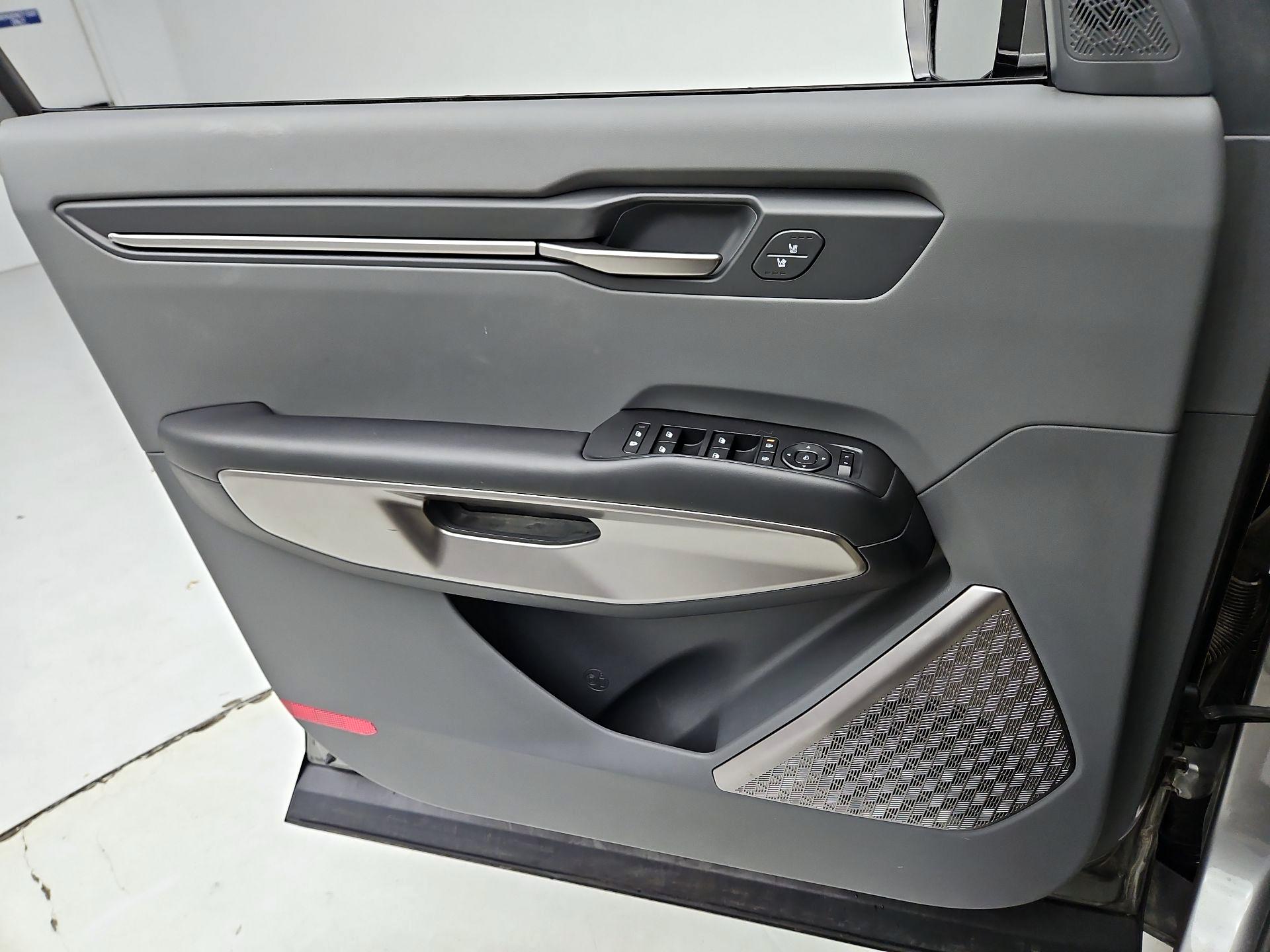 Thumbnail: 2024 Kia EV9 - 12