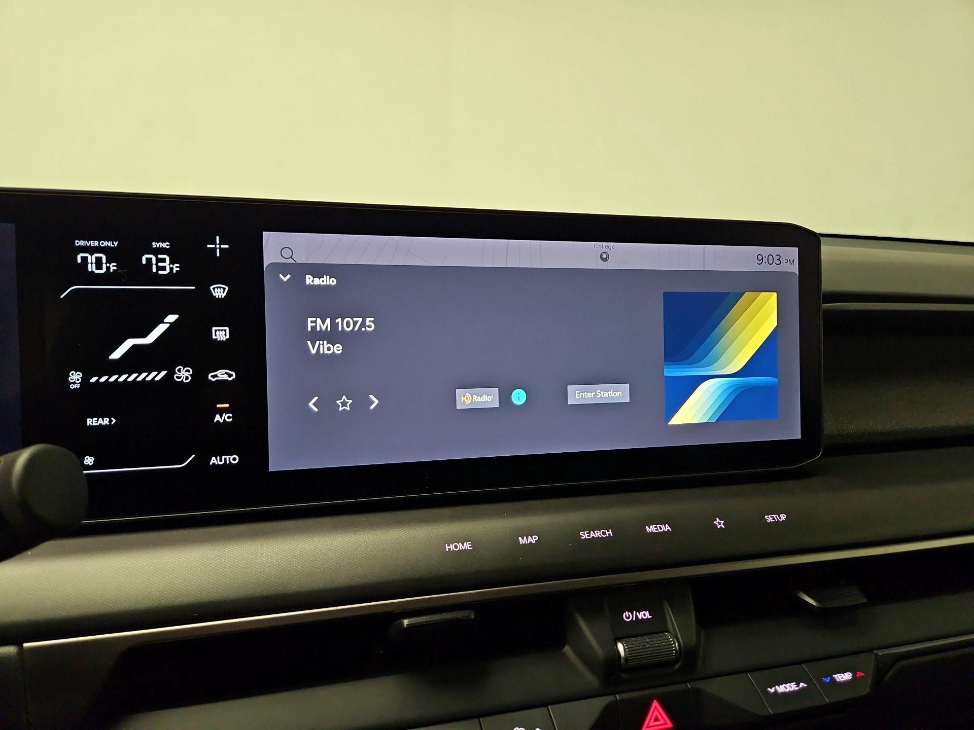 Thumbnail: 2024 Kia EV9 - 16