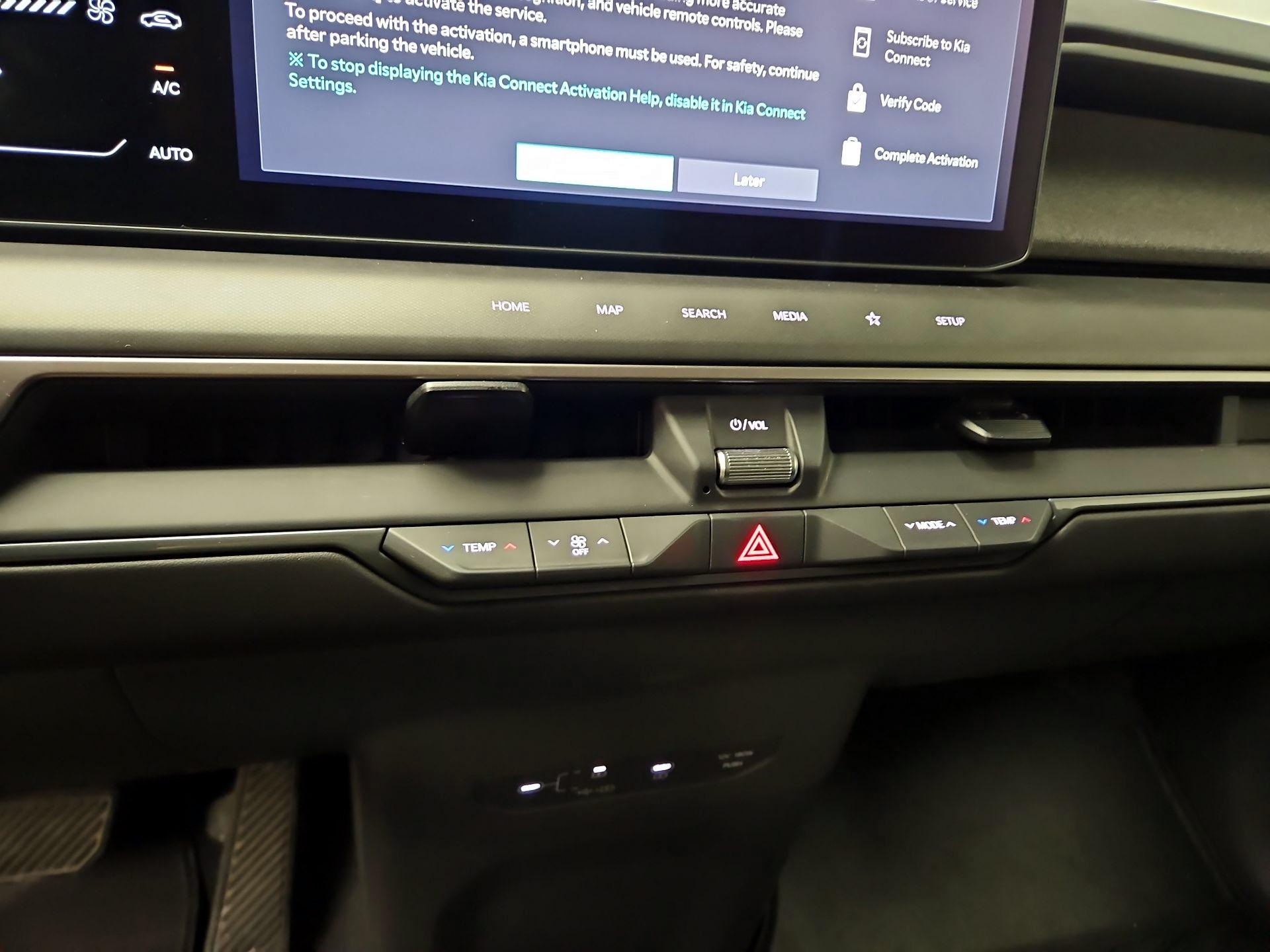 Thumbnail: 2024 Kia EV9 - 17