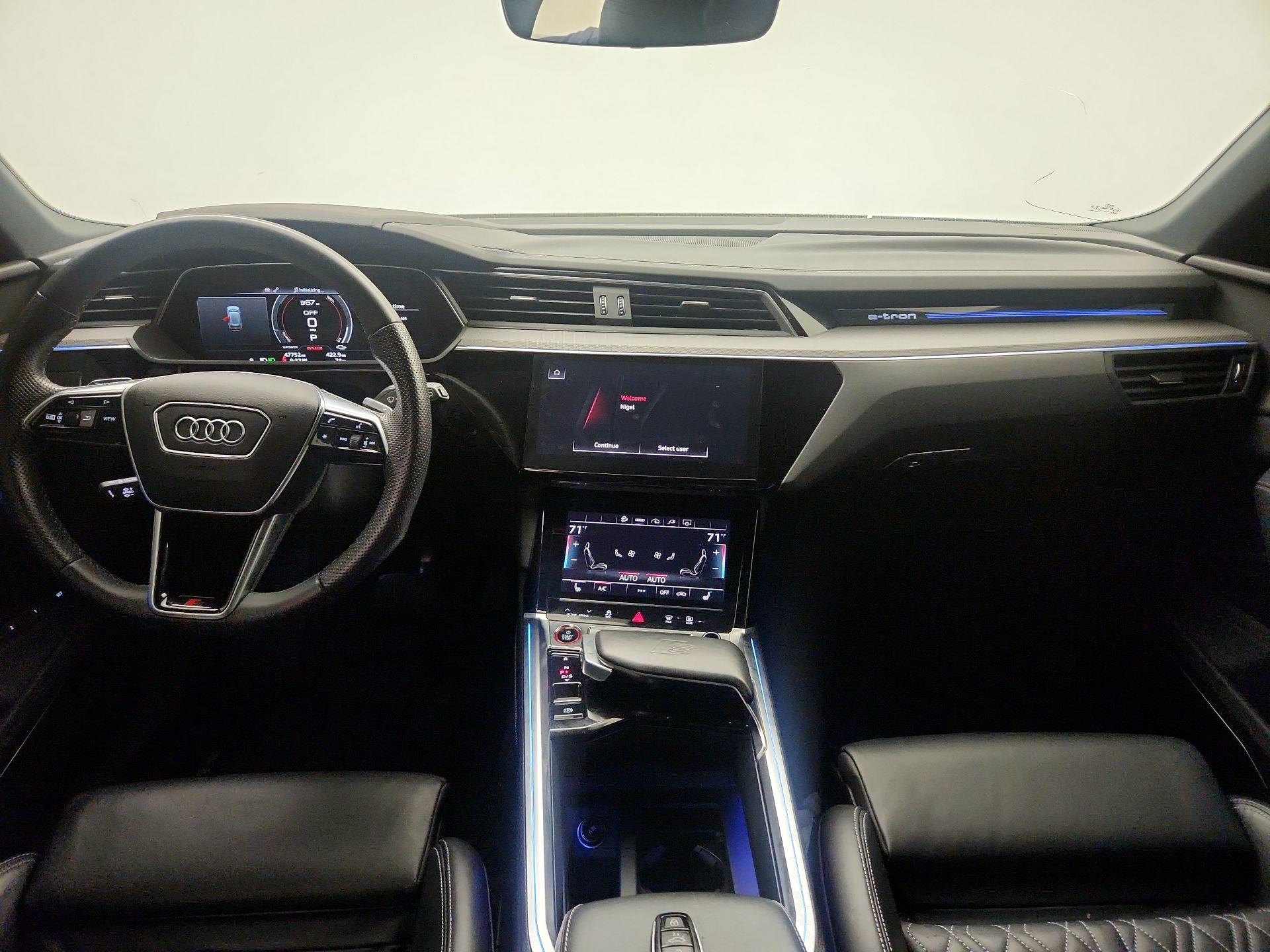 Thumbnail: 2022 Audi e-tron S - 9