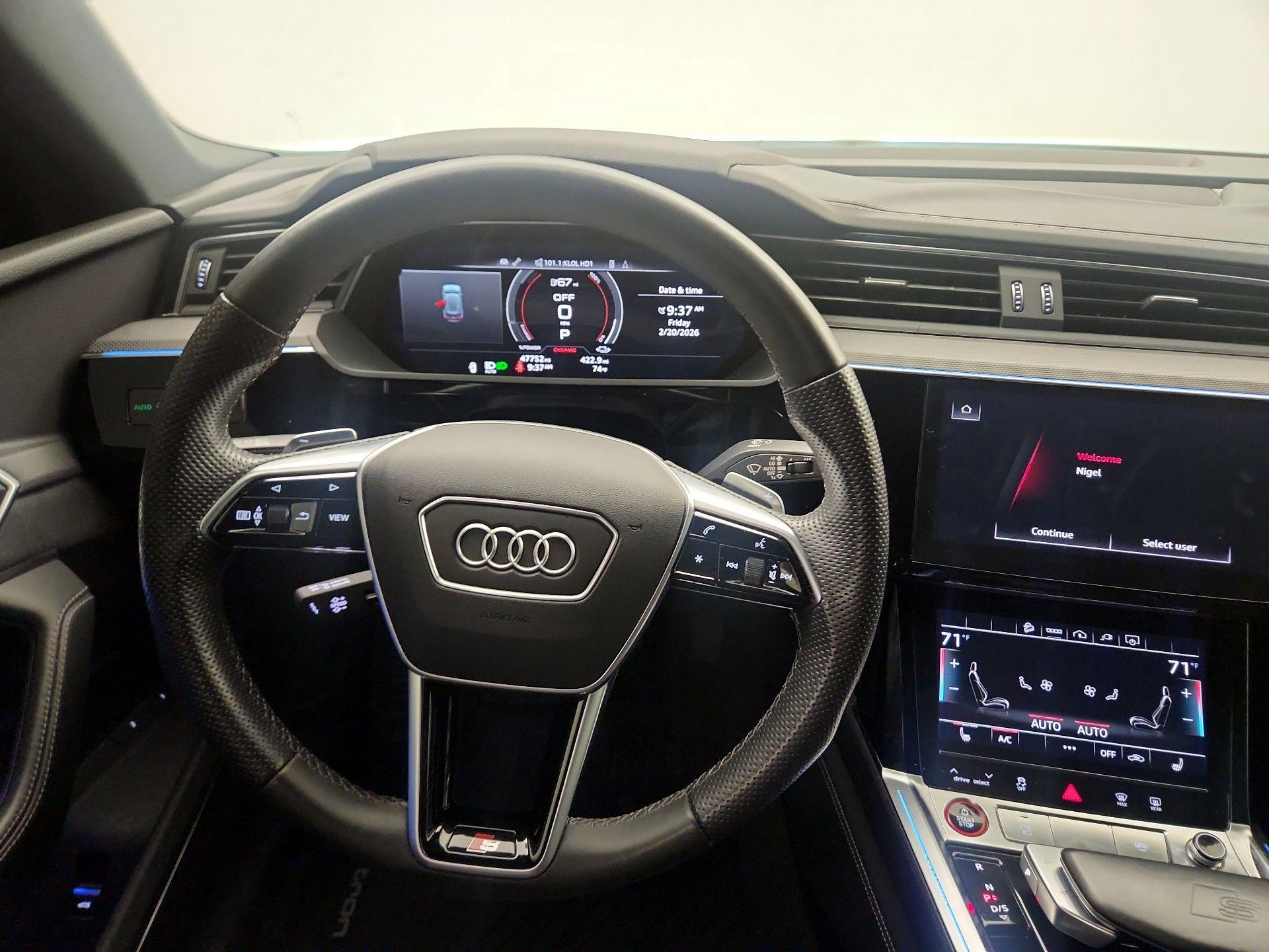 Thumbnail: 2022 Audi e-tron S - 10