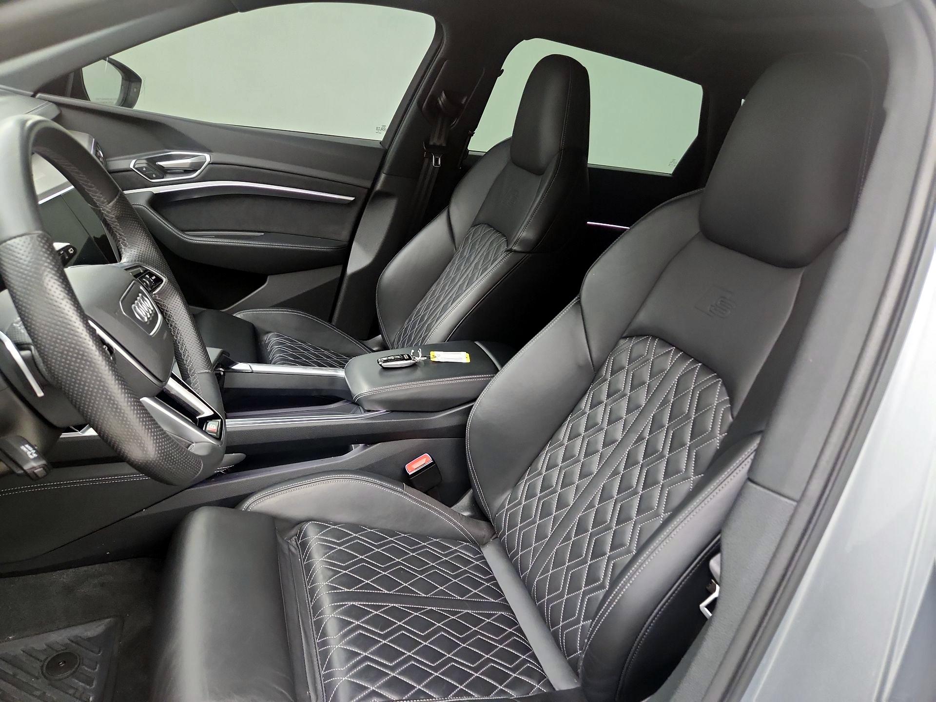 Thumbnail: 2022 Audi e-tron S - 11