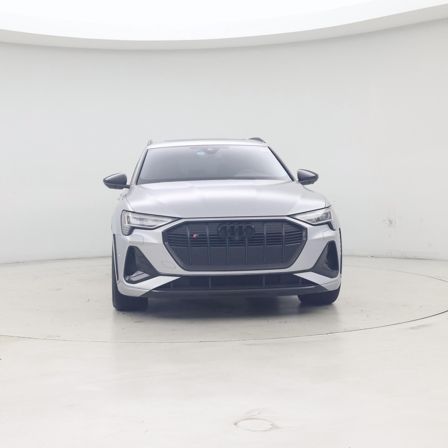 Thumbnail: 2022 Audi e-tron S - 5