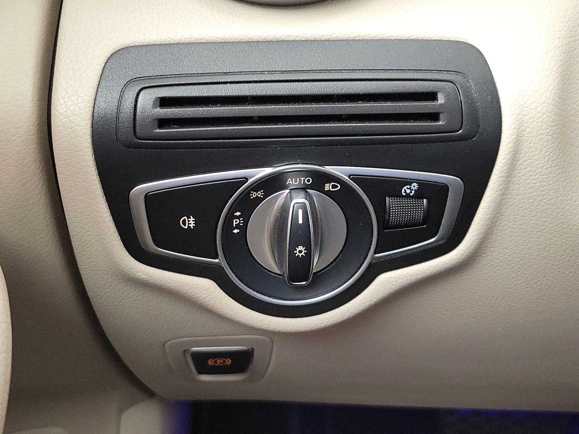 Thumbnail: 2020 Mercedes-Benz GLC - 13