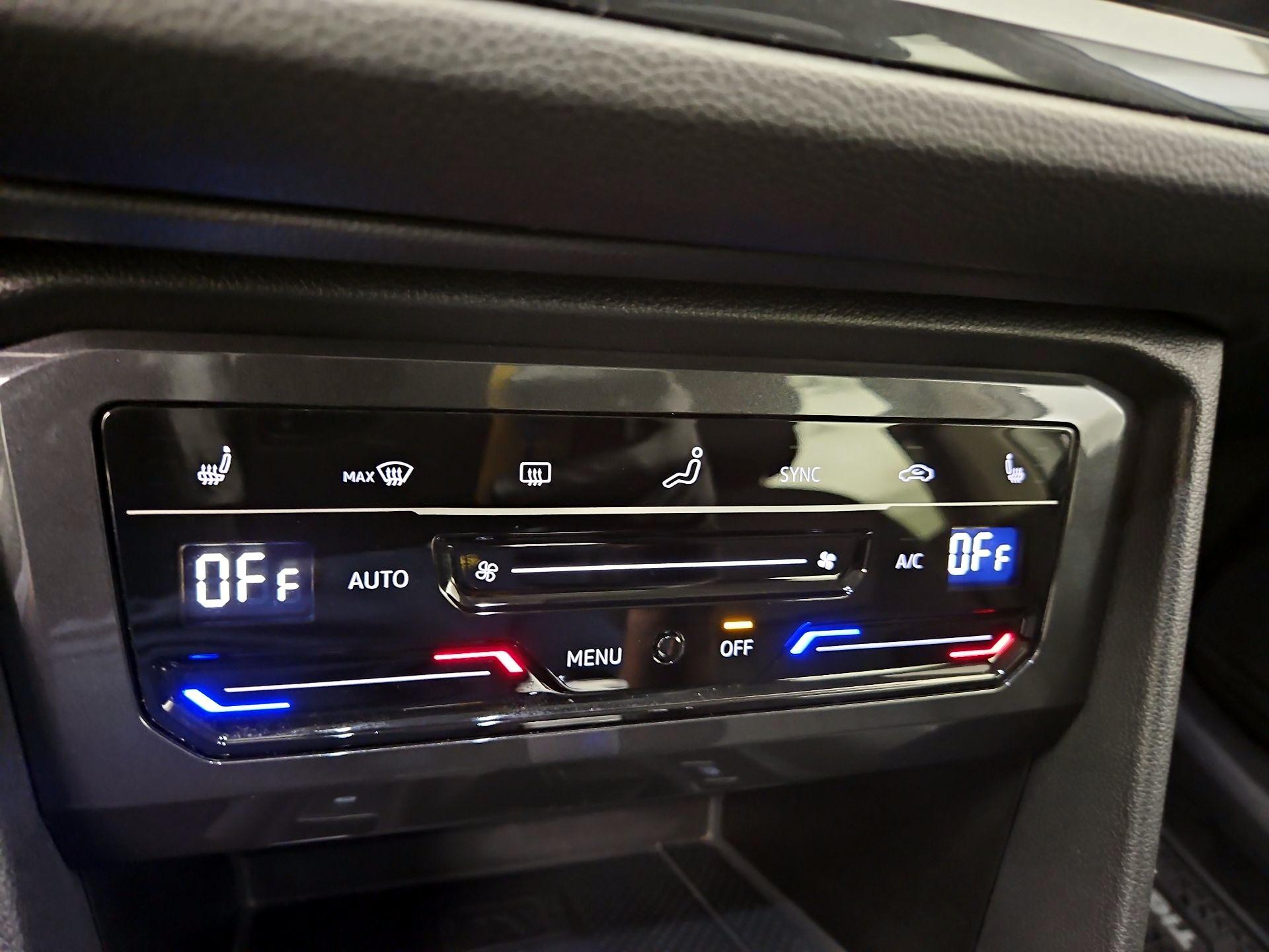 Thumbnail: 2024 Volkswagen Tiguan - 16