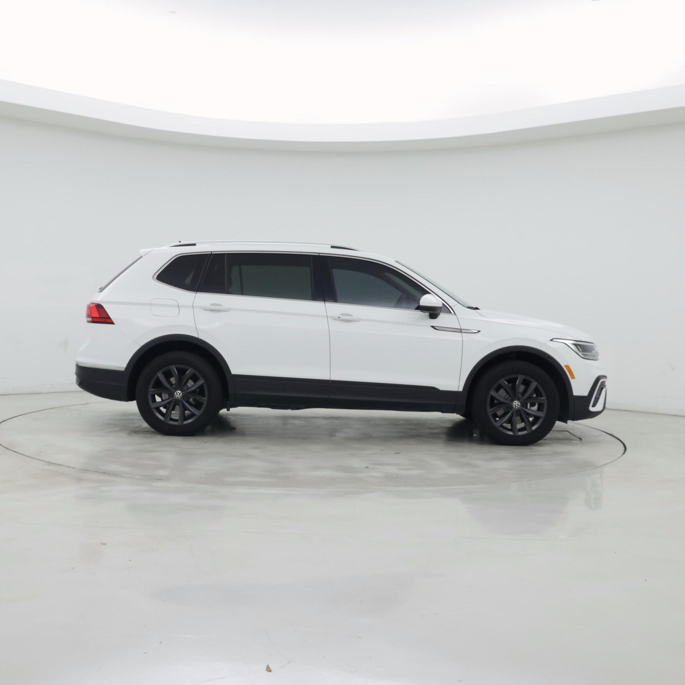 Thumbnail: 2024 Volkswagen Tiguan - 7