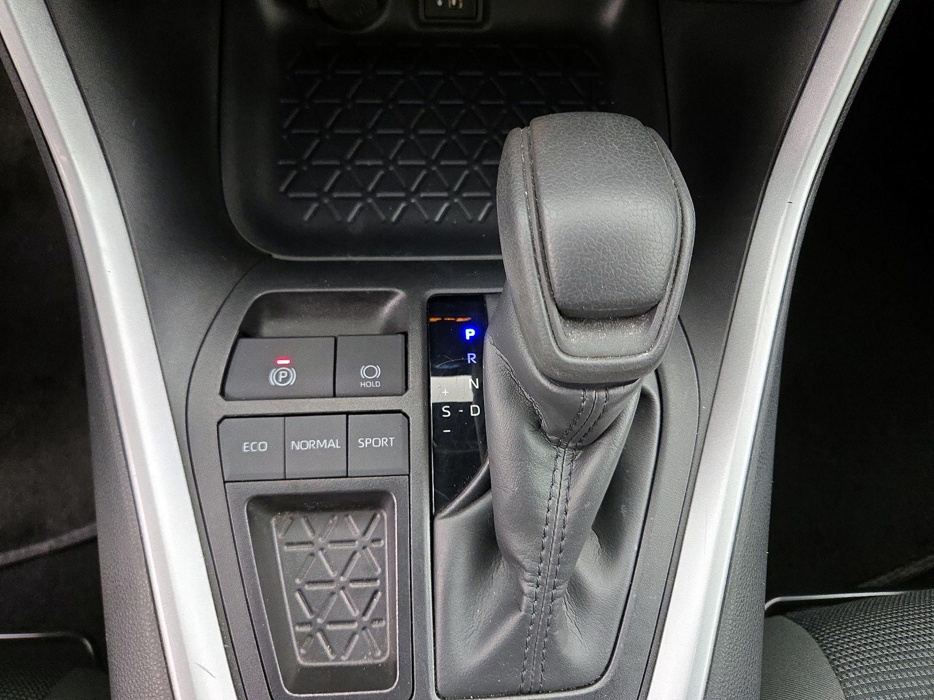 Thumbnail: 2025 Toyota RAV4 - 17