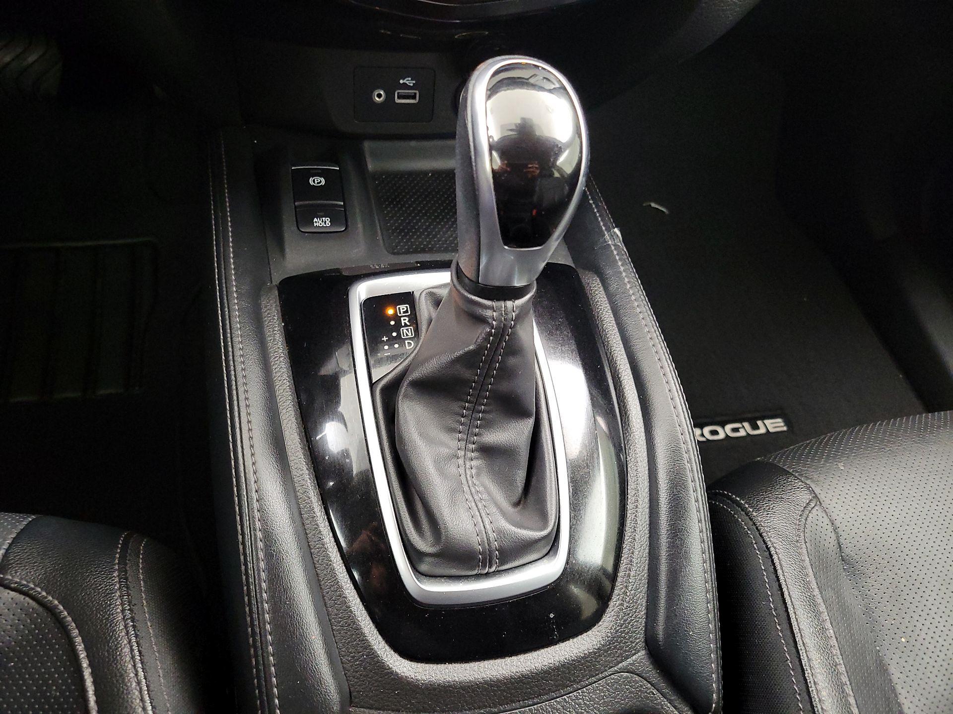 Thumbnail: 2019 Nissan Rogue - 18