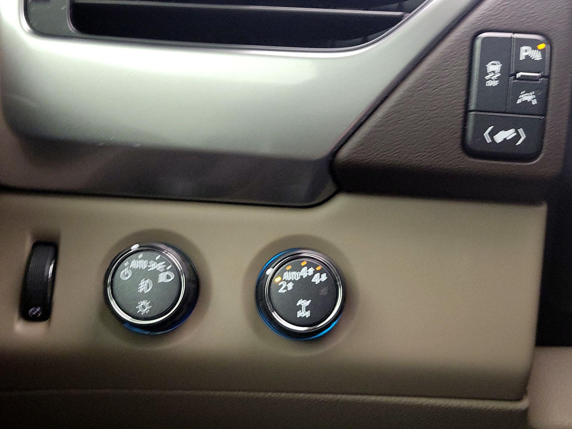 Thumbnail: 2020 Chevrolet Tahoe - 13