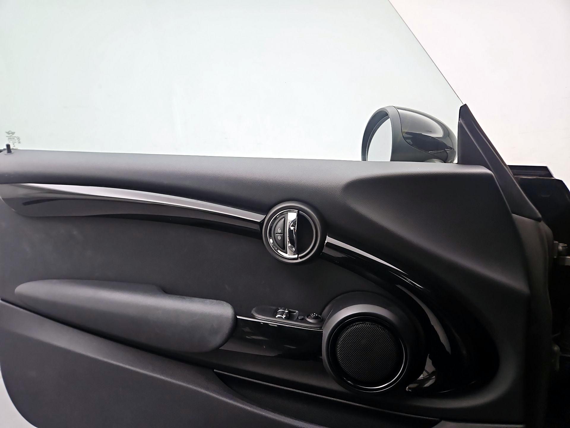 Thumbnail: 2018 MINI Cooper Hardtop - 12