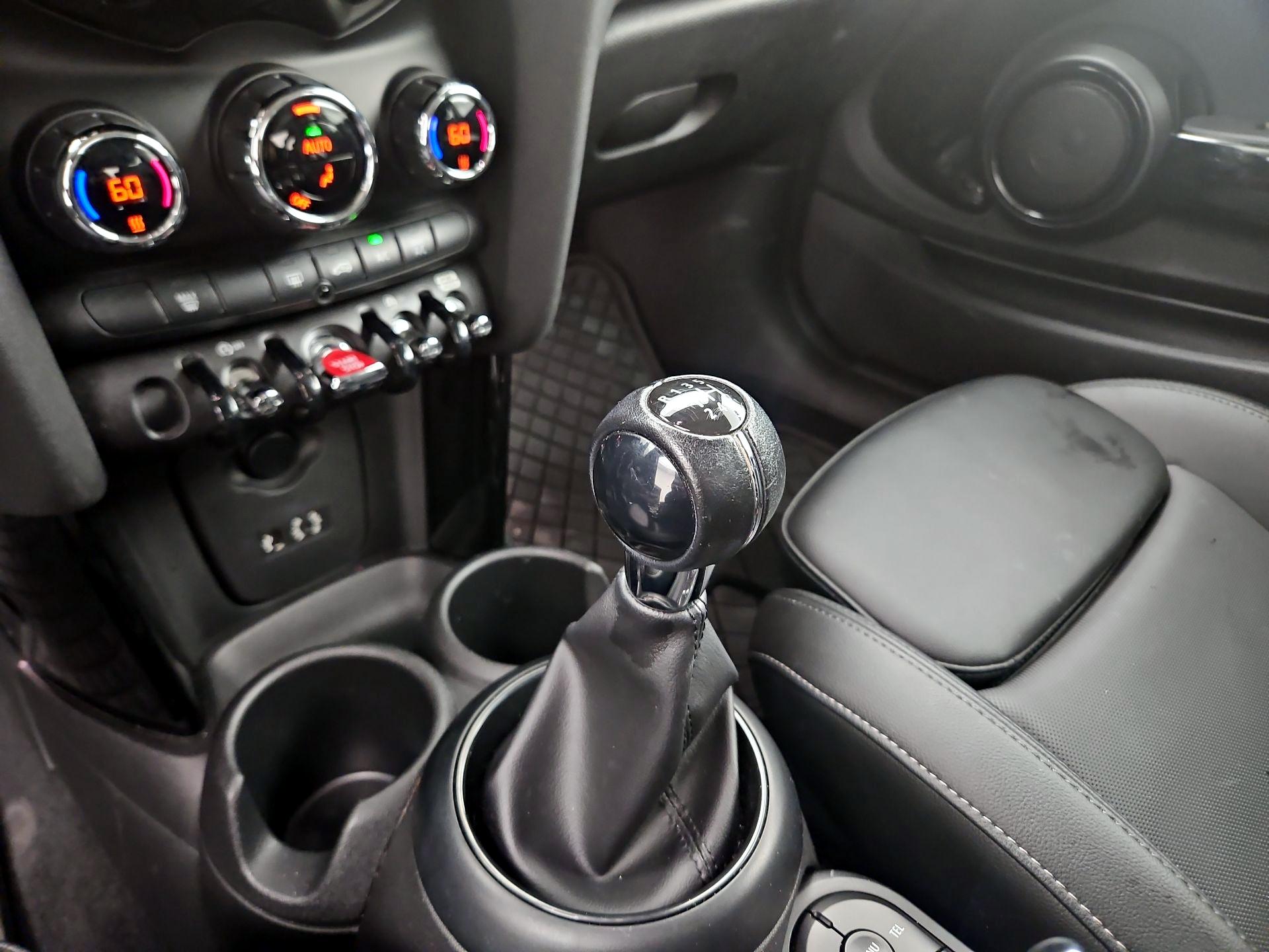 Thumbnail: 2018 MINI Cooper Hardtop - 15