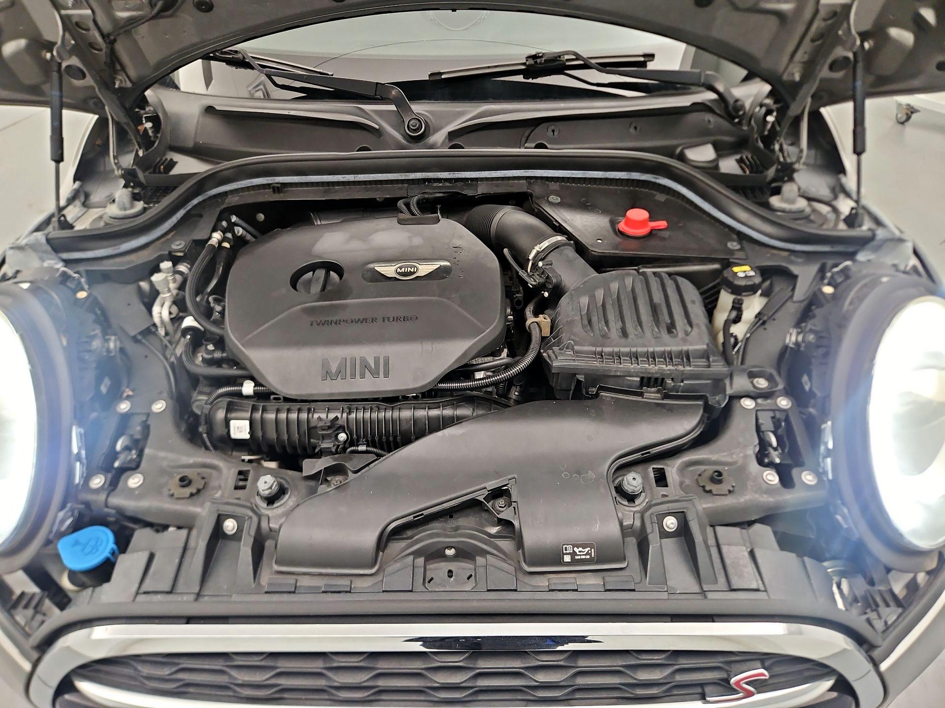 Thumbnail: 2018 MINI Cooper Hardtop - 17