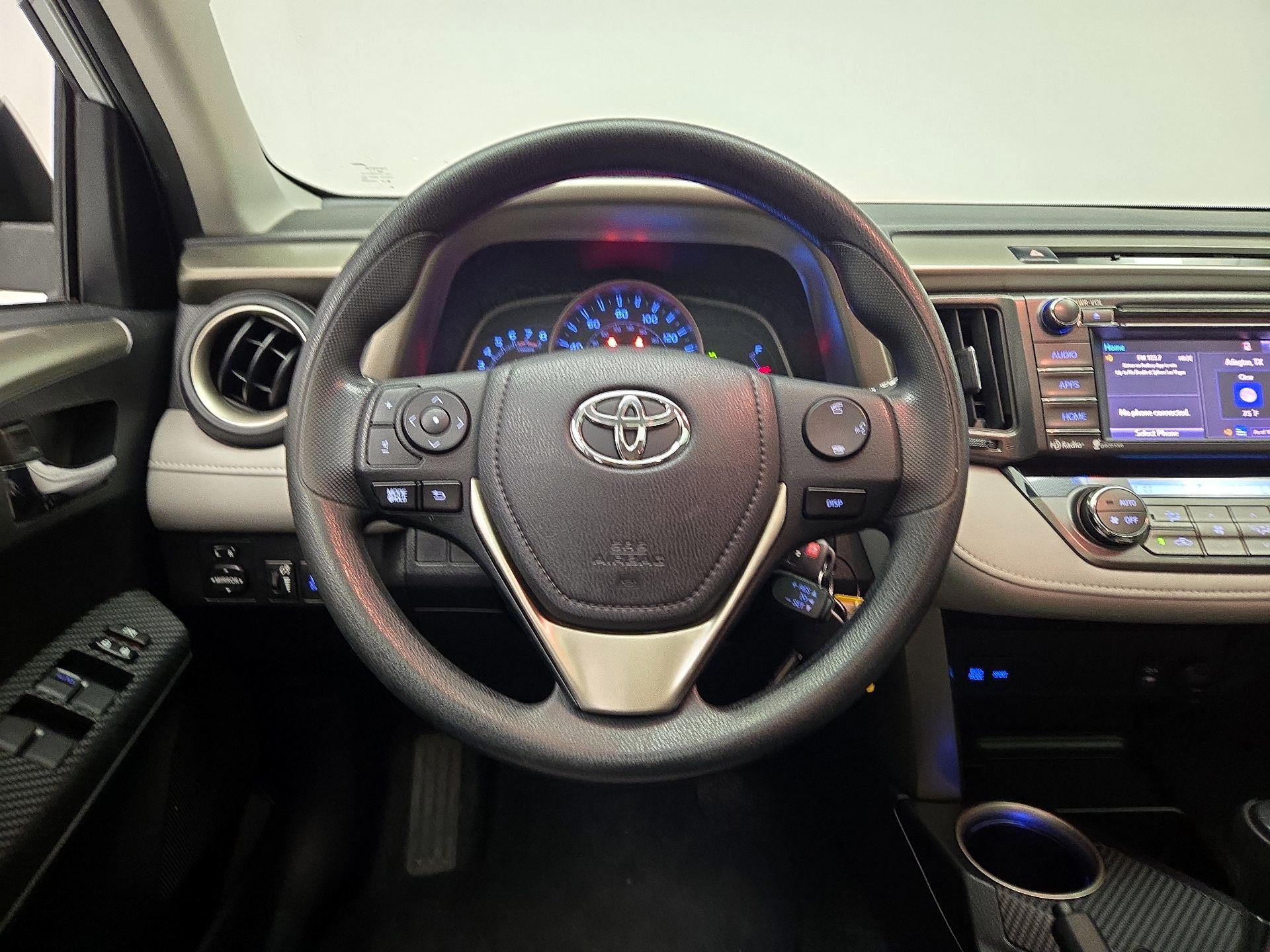 Thumbnail: 2015 Toyota RAV4 - 10