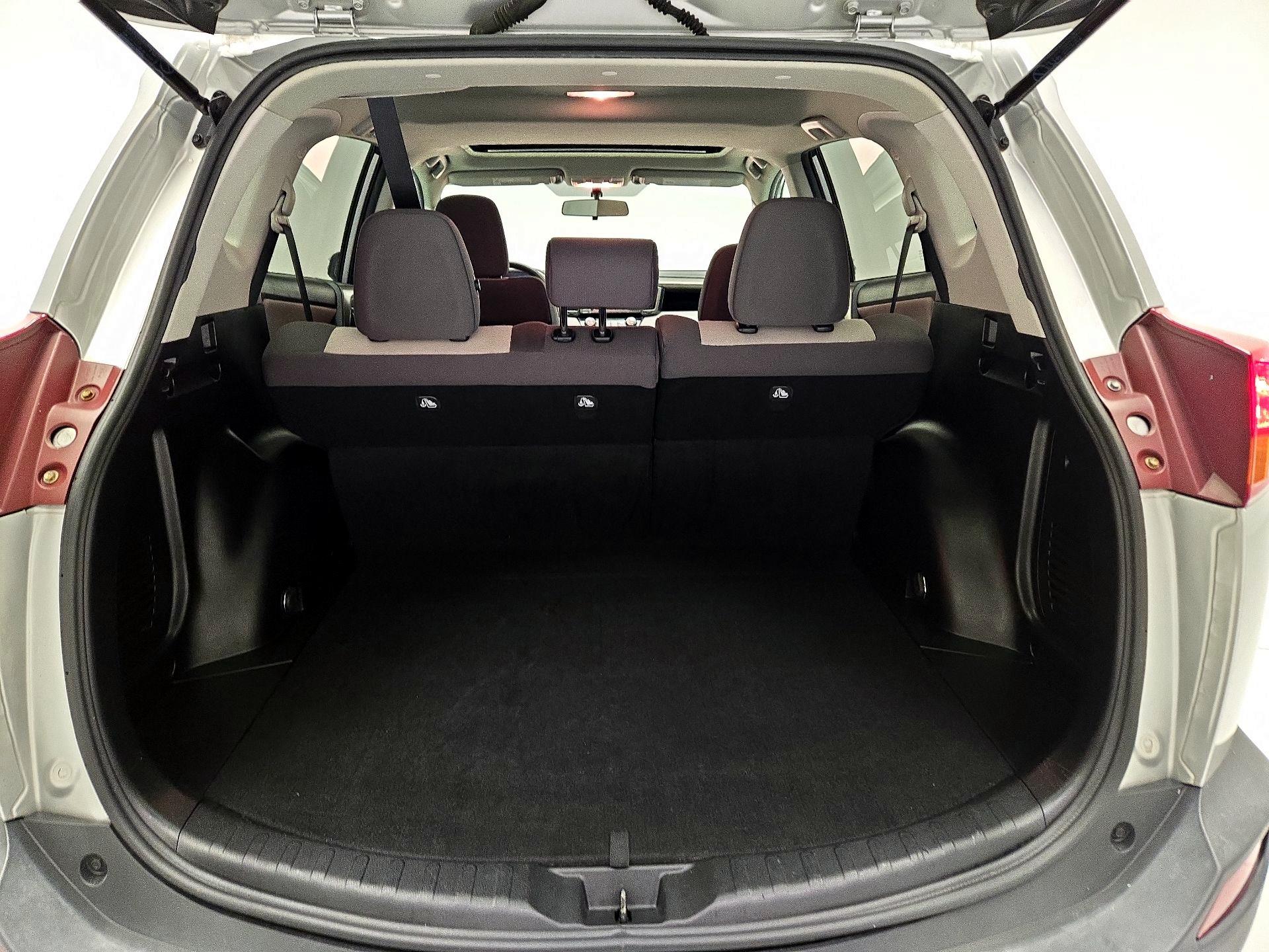 Thumbnail: 2015 Toyota RAV4 - 20