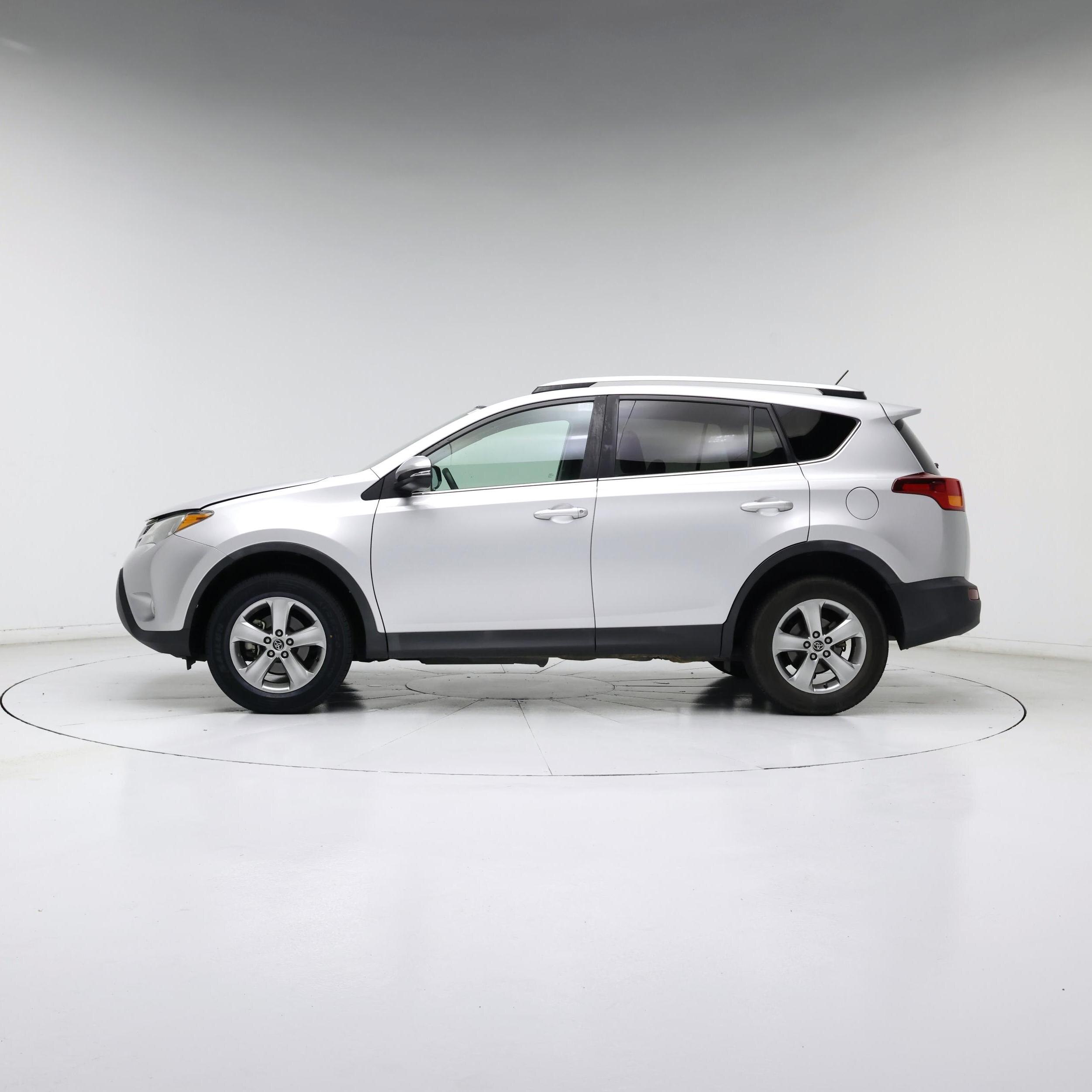 Thumbnail: 2015 Toyota RAV4 - 3