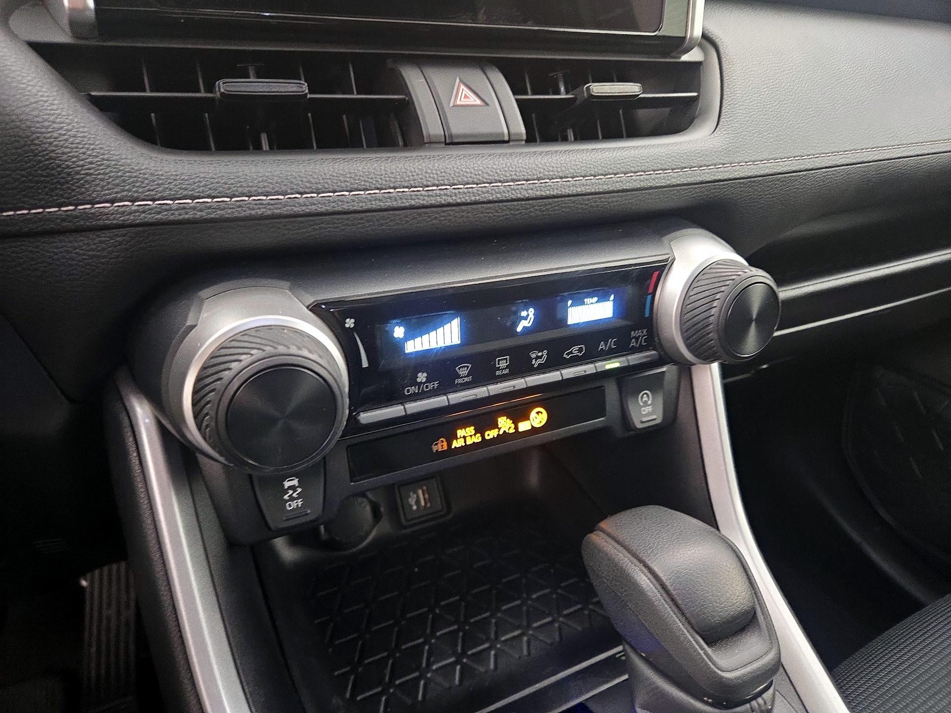 Thumbnail: 2024 Toyota RAV4 - 16