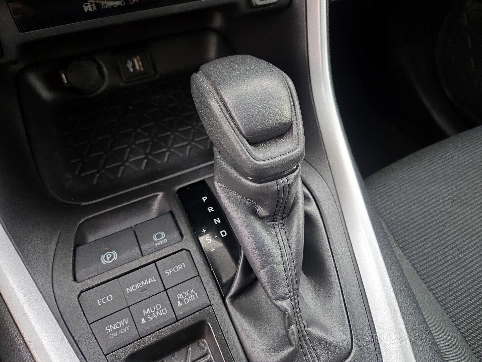 Thumbnail: 2024 Toyota RAV4 - 17