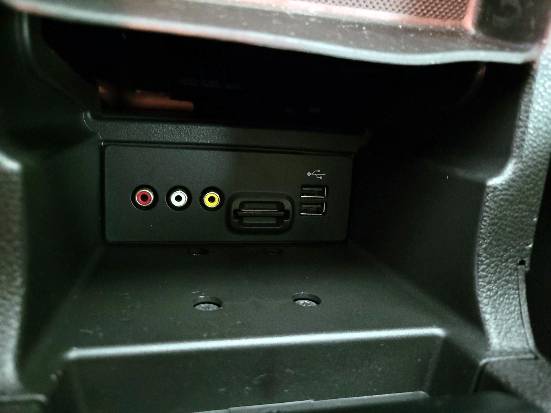 Thumbnail: 2014 Ford Focus - 19