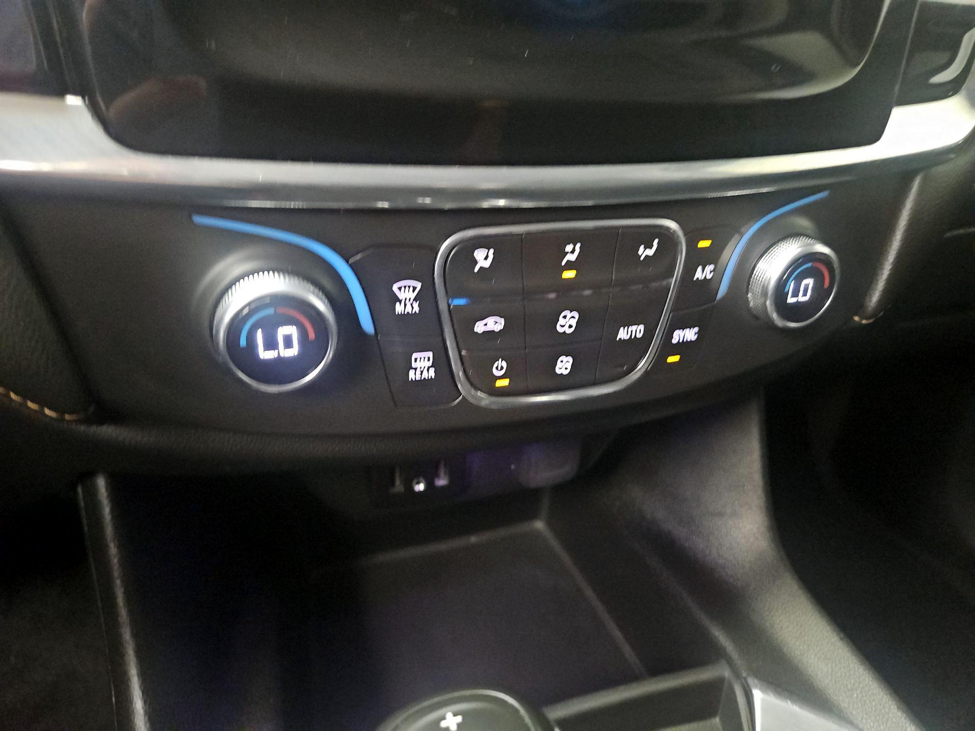 Thumbnail: 2020 Chevrolet Traverse - 16