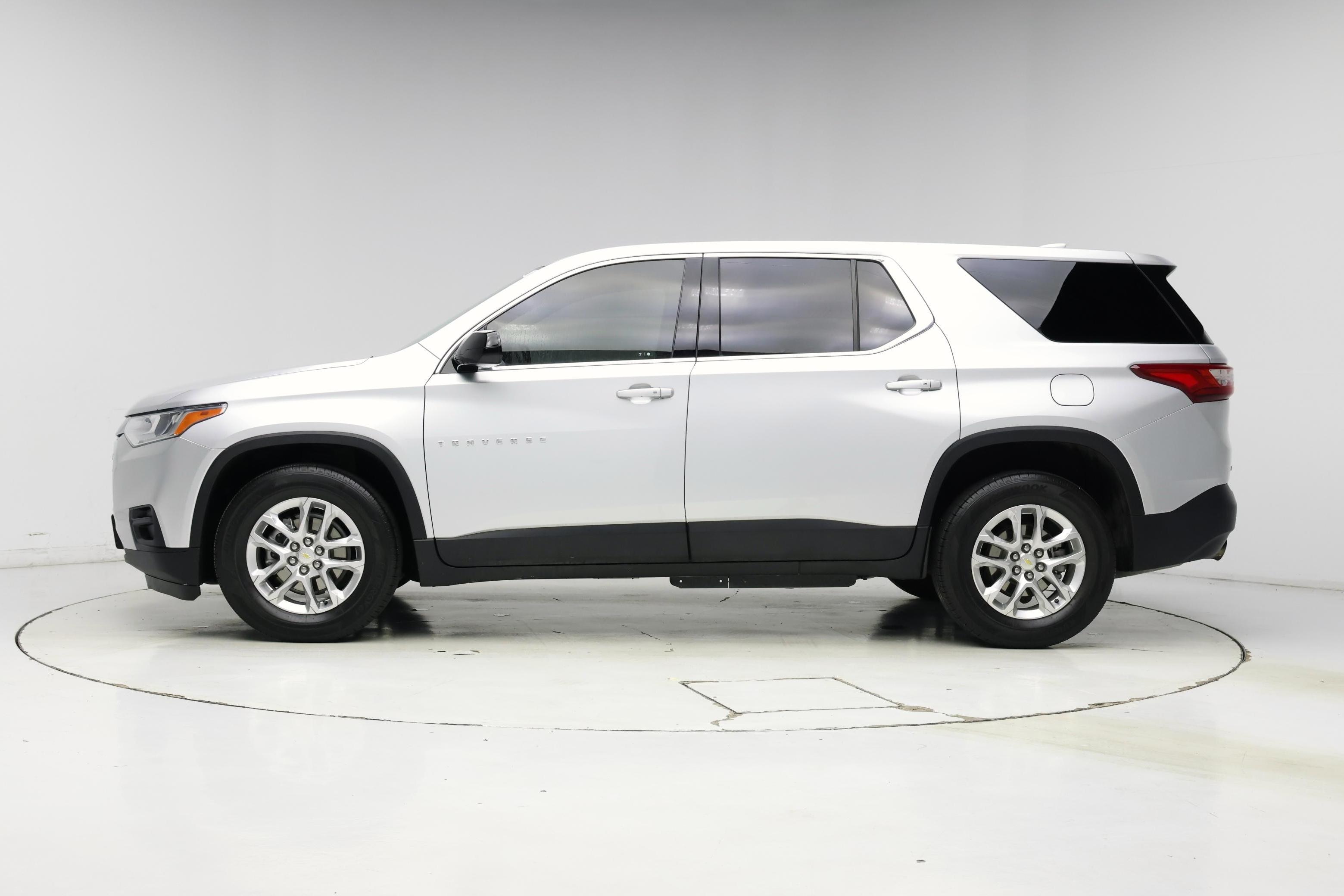 Thumbnail: 2020 Chevrolet Traverse - 3