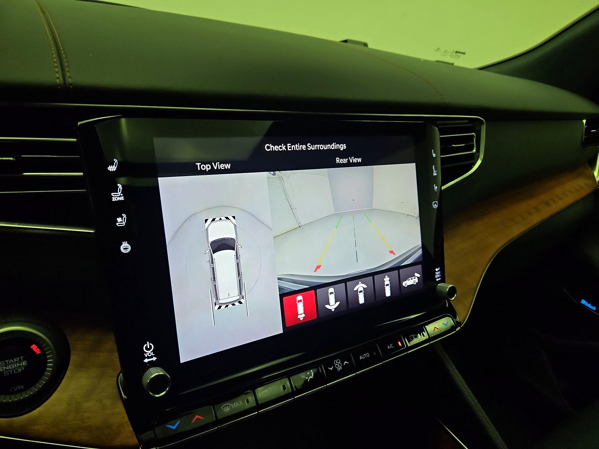 Thumbnail: 2022 Jeep Grand Wagoneer - 15