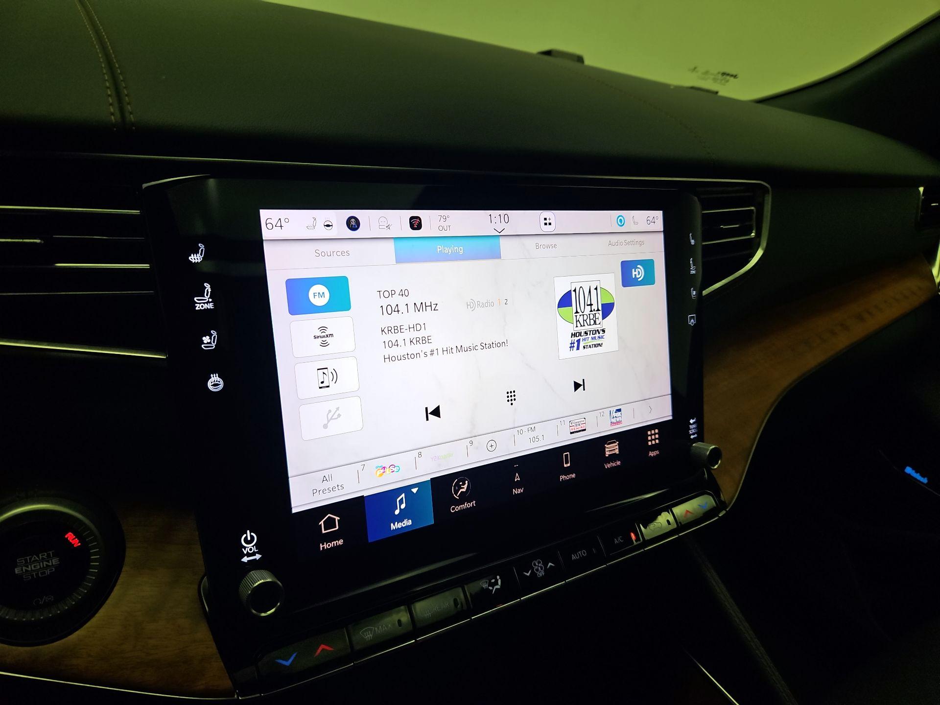 Thumbnail: 2022 Jeep Grand Wagoneer - 16