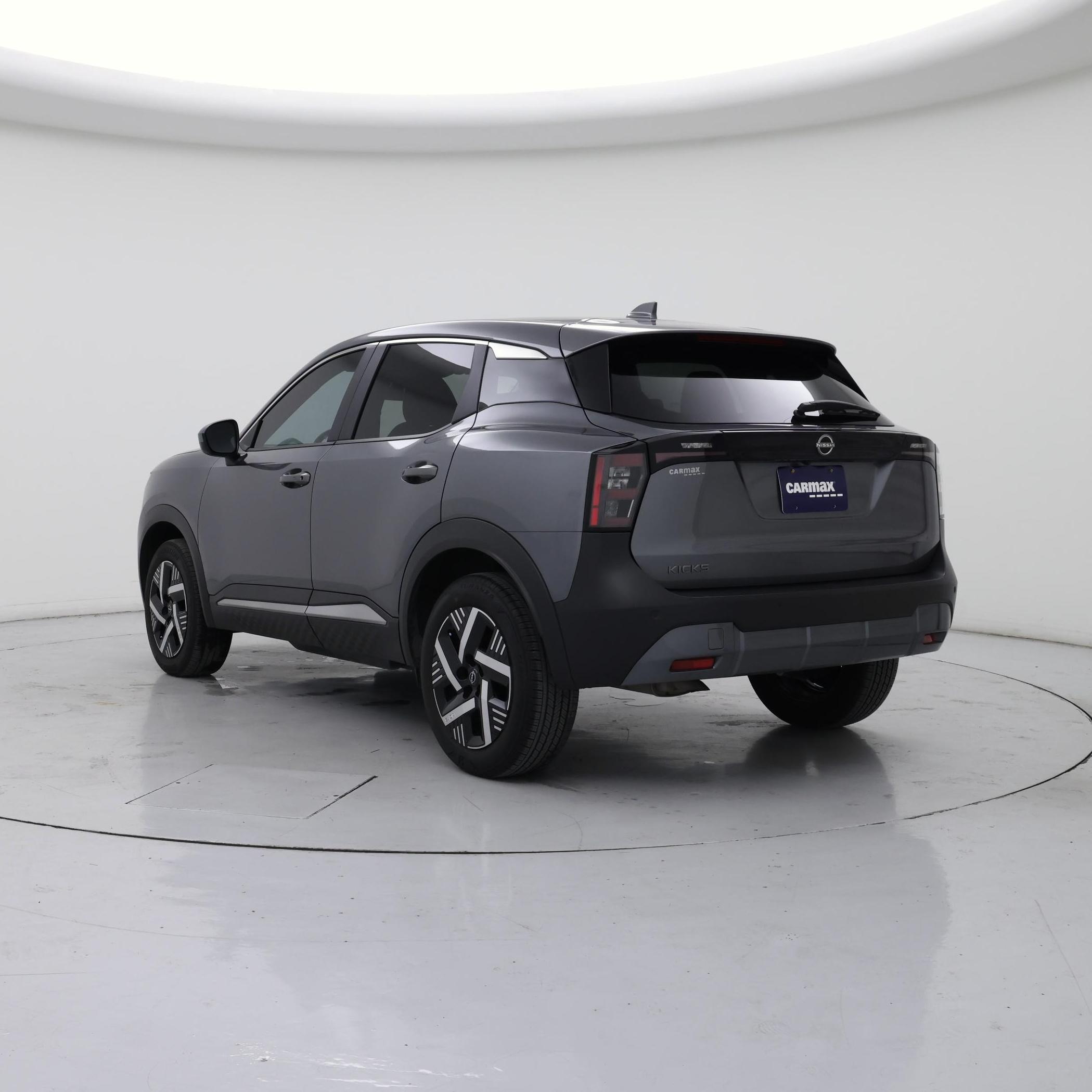 Thumbnail: 2025 Nissan Kicks - 2