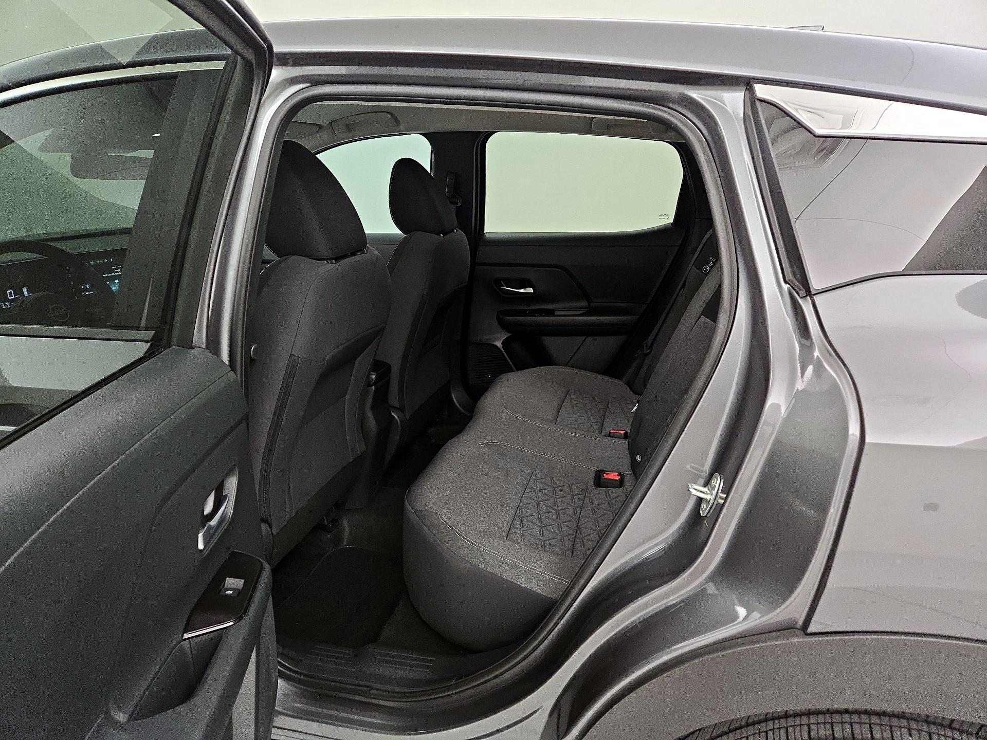 Thumbnail: 2025 Nissan Kicks - 19