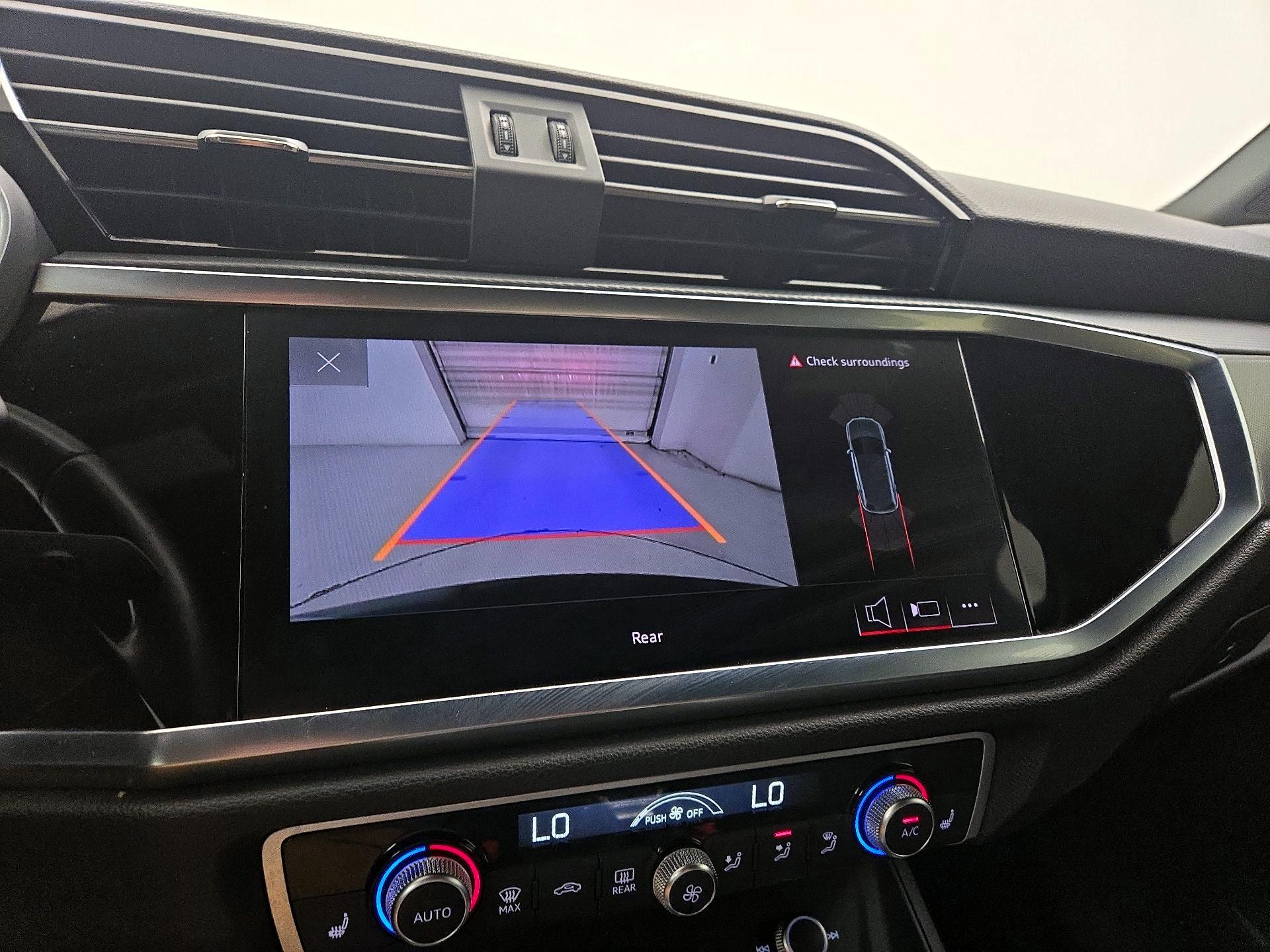 Thumbnail: 2023 Audi Q3 - 14