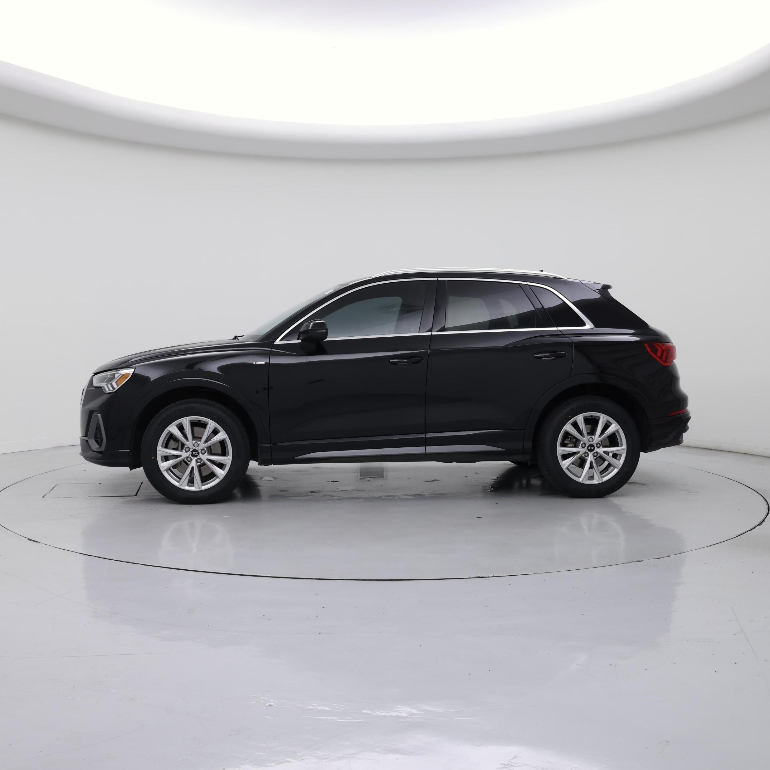Thumbnail: 2023 Audi Q3 - 3
